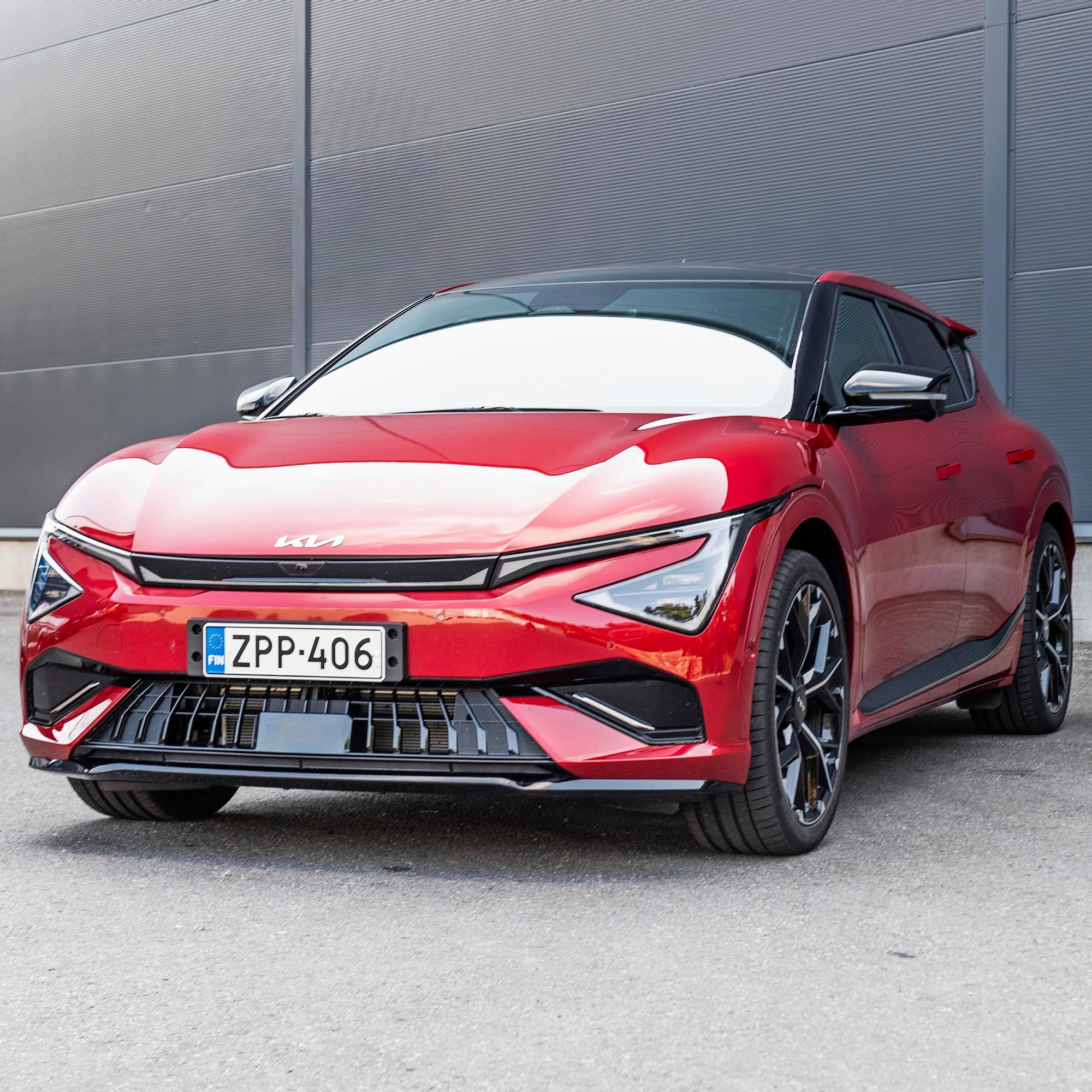 Kia EV6 GT – Urheiluauton tehot perheauton kuoressa – Jokin on pielessä, kun ajettavuus tekee kaahaamisesta näin vaarallisen vaivatonta