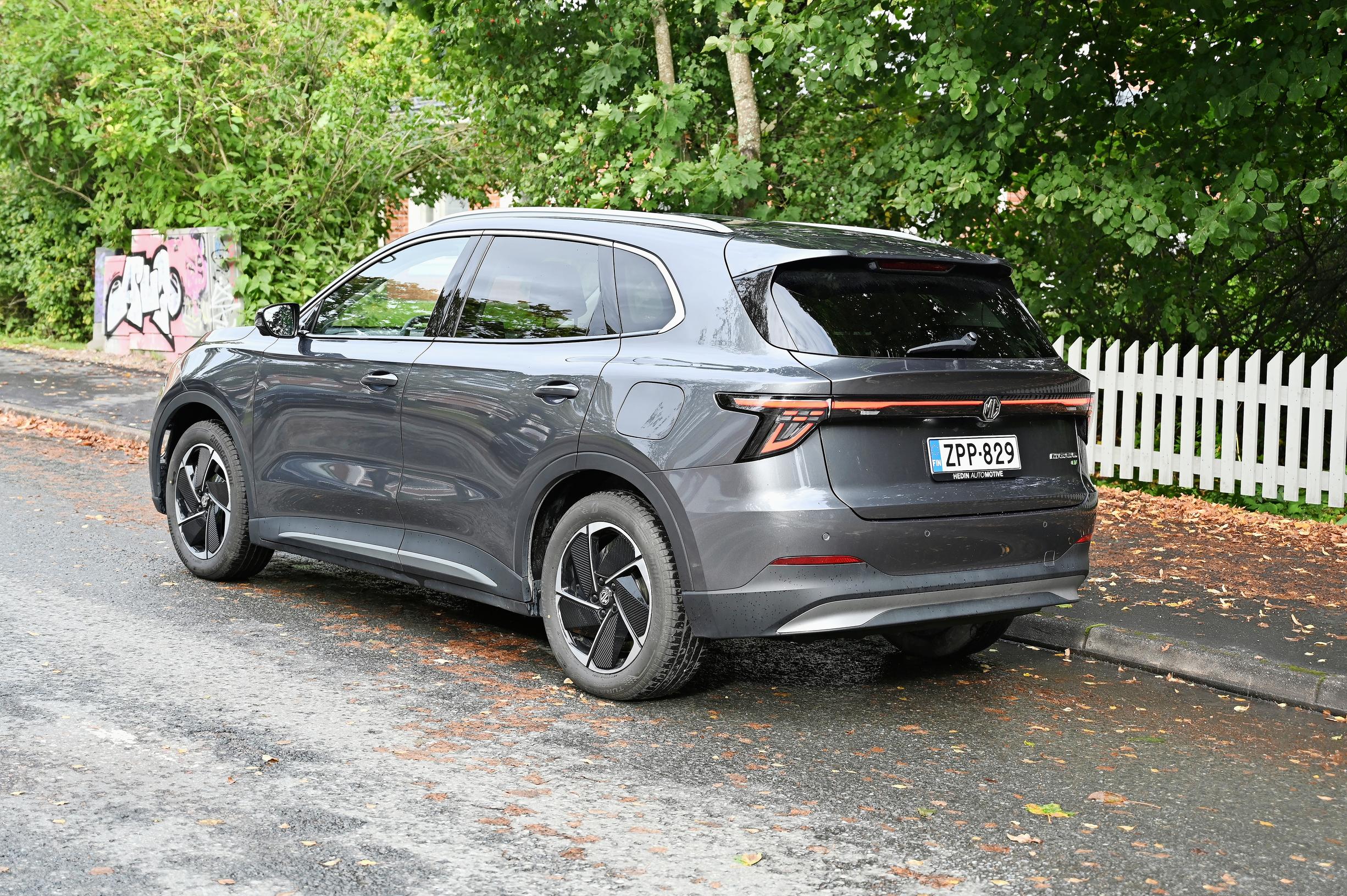 MG S5 EV jättää haalean fiiliksen lähinnä ulkoisten ominaisuuksiensa ansiosta. 