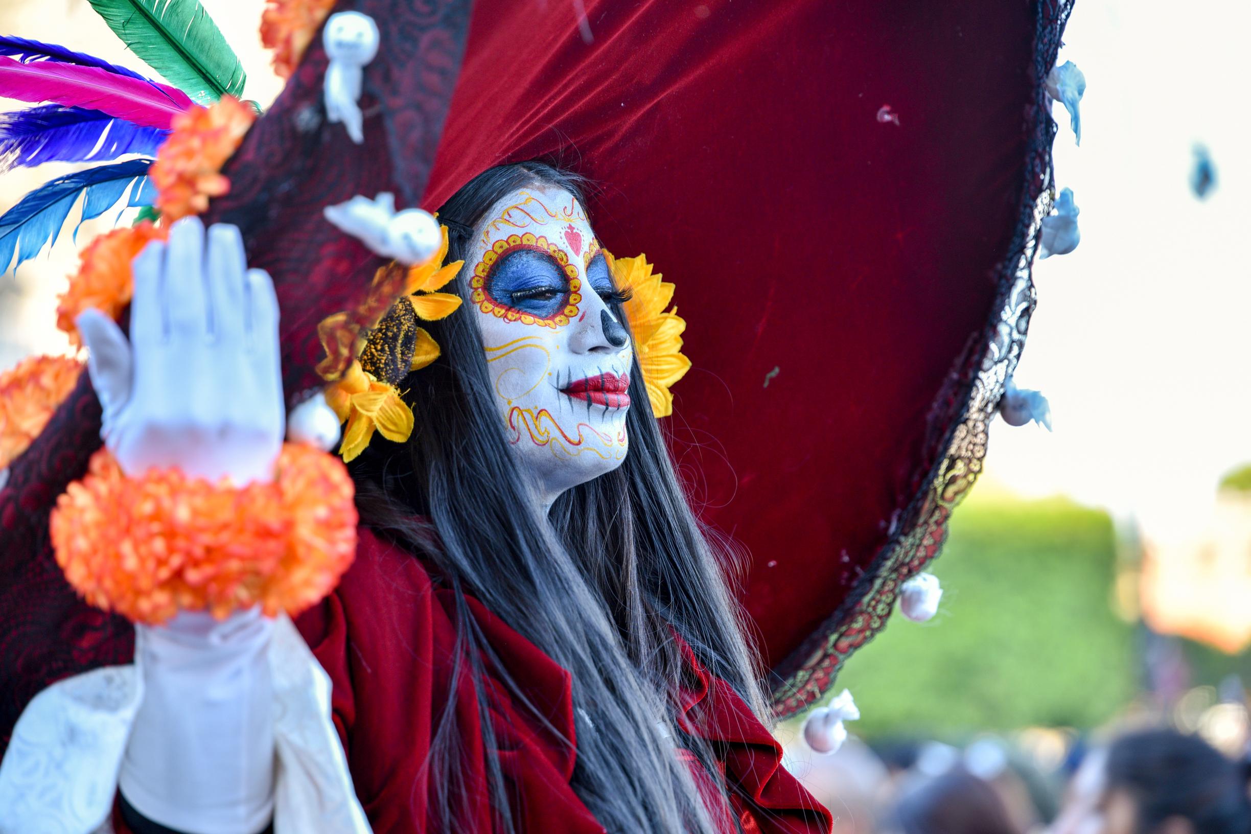kuolleiden-p-iv-dia-de-los-muertos-upea-festivaali-meksikossa-mondo