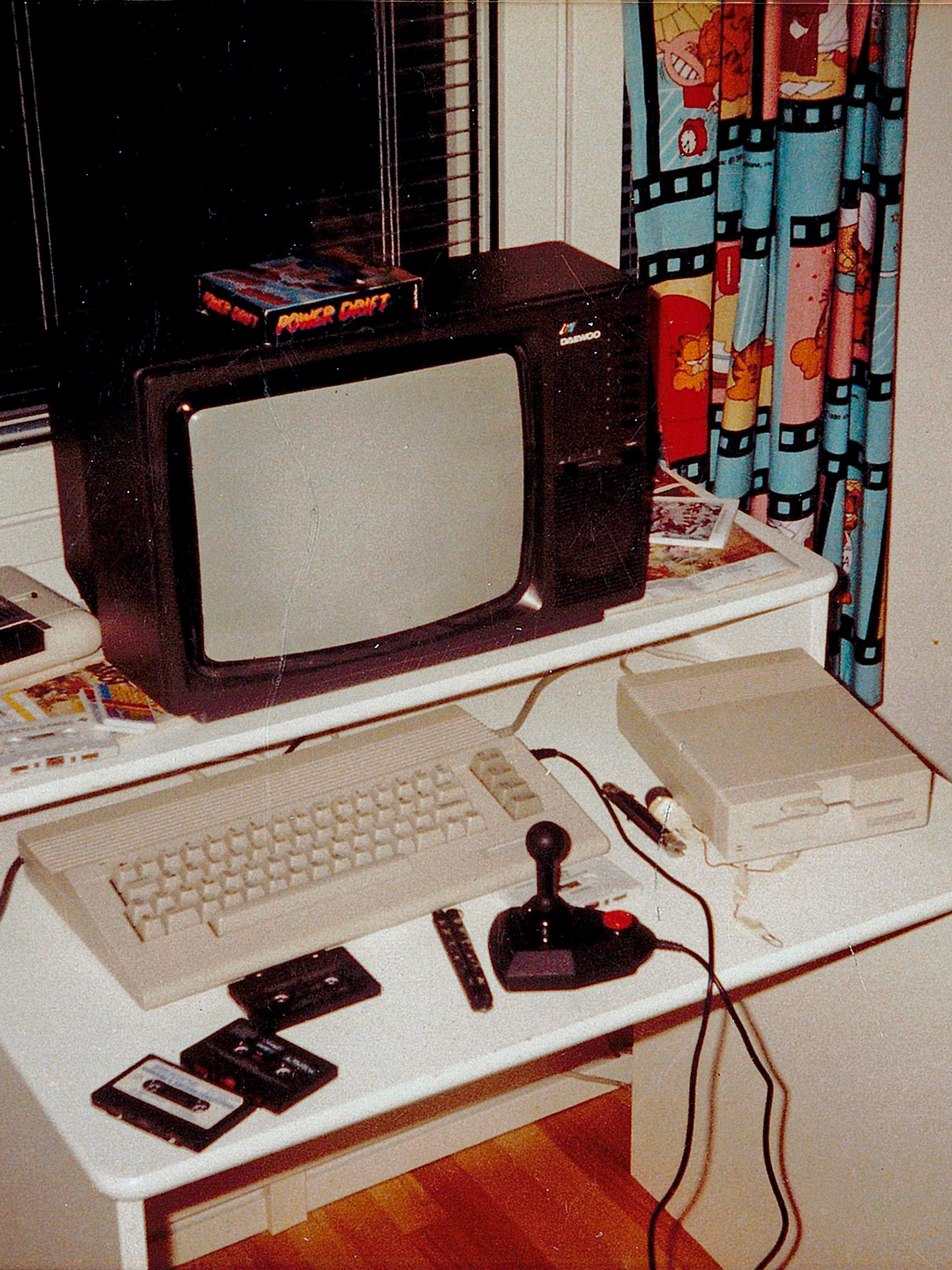 ”Et sä voi koko päivää vaan pelata” – Suomalaisvanhempien yleisin lause syntyi 1980-luvulla, kun Nintendo syrjäytti ulkoleikit