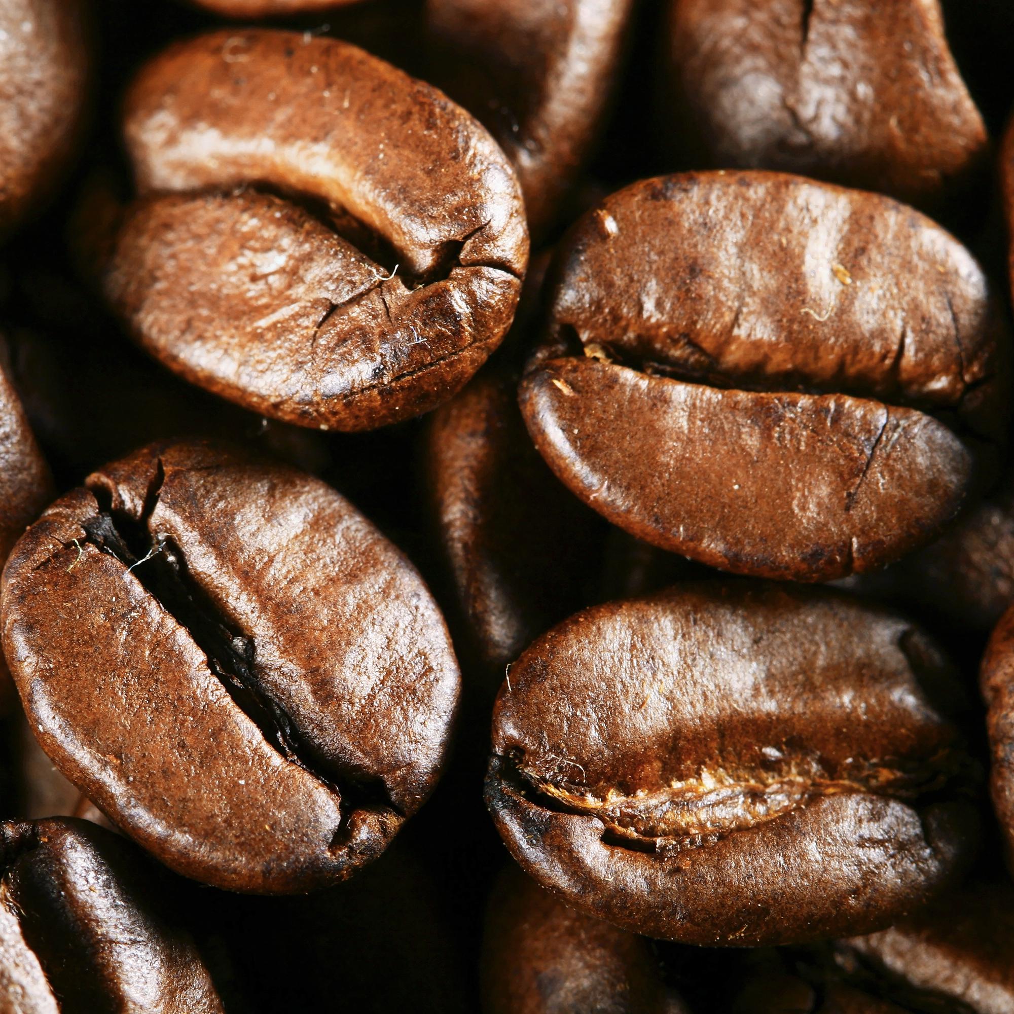 Kahvin kohtuullinen käyttö vähentää diabetesriskiä, suojaa maksaa ja voi pidentää elinikää – terveysvaikutuksista löytyy yksi iso arvoitus