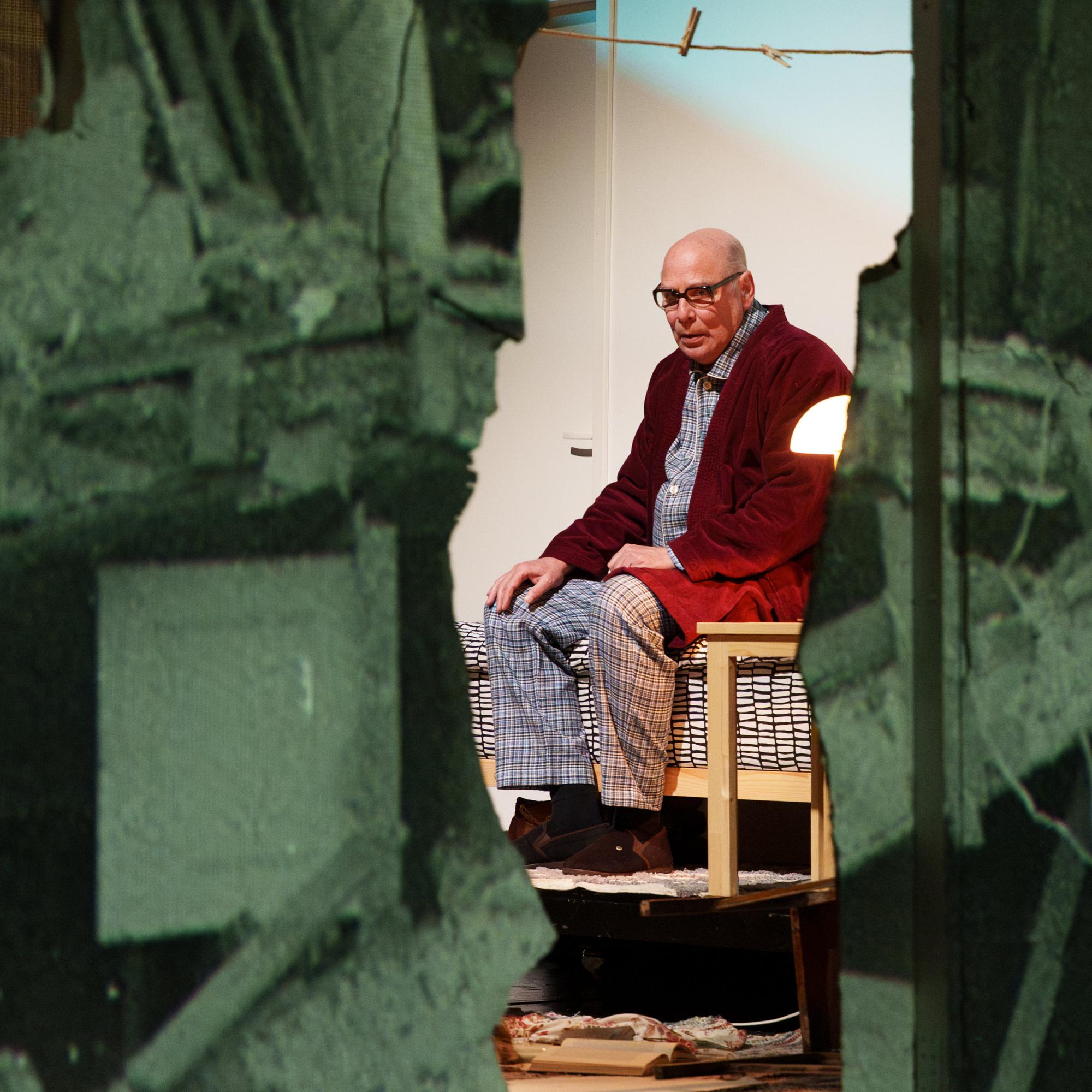 Toinen tasavalta – Vesa Vierikko tekee viimeisessä teatteriroolissaan Kekkosesta hauraan ja inhimillisen