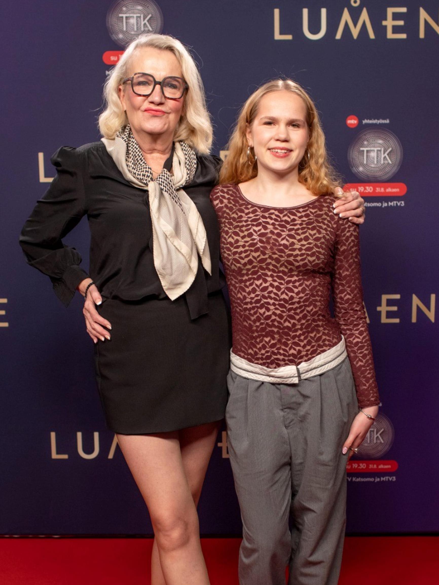 Edith viettää joulut isoäitinsä Miitta Sorvalin luona: ”Isoäiti ei kyllä vaikuta yhtään eläkeläiseltä”