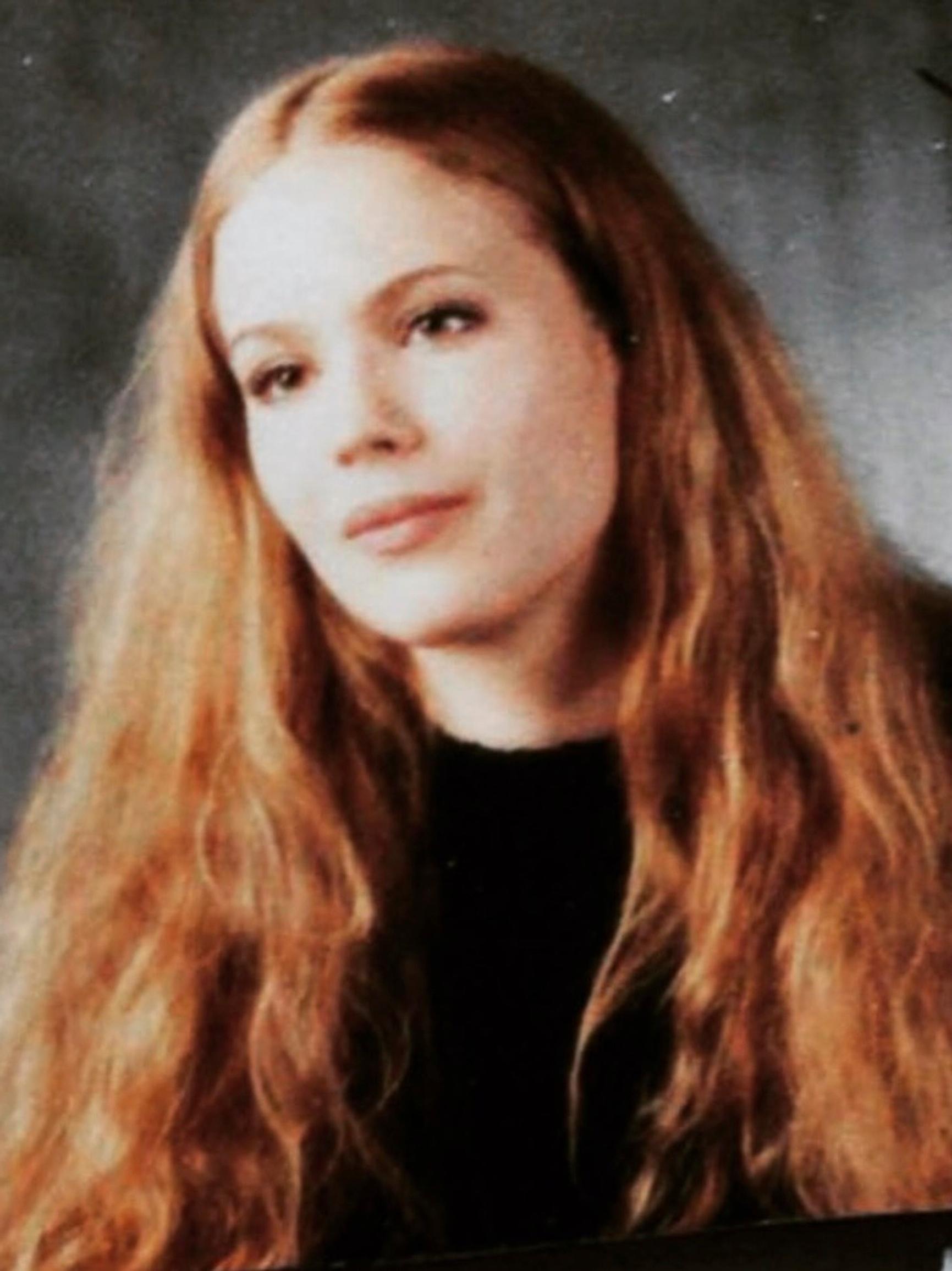 Pihla Viitalan helsinkiläinen lapsuus meni ulkoleikeissä – ”Laskin pulkkamäestä pää edellä ja menetin puolet kuulostani oikeasta korvasta”