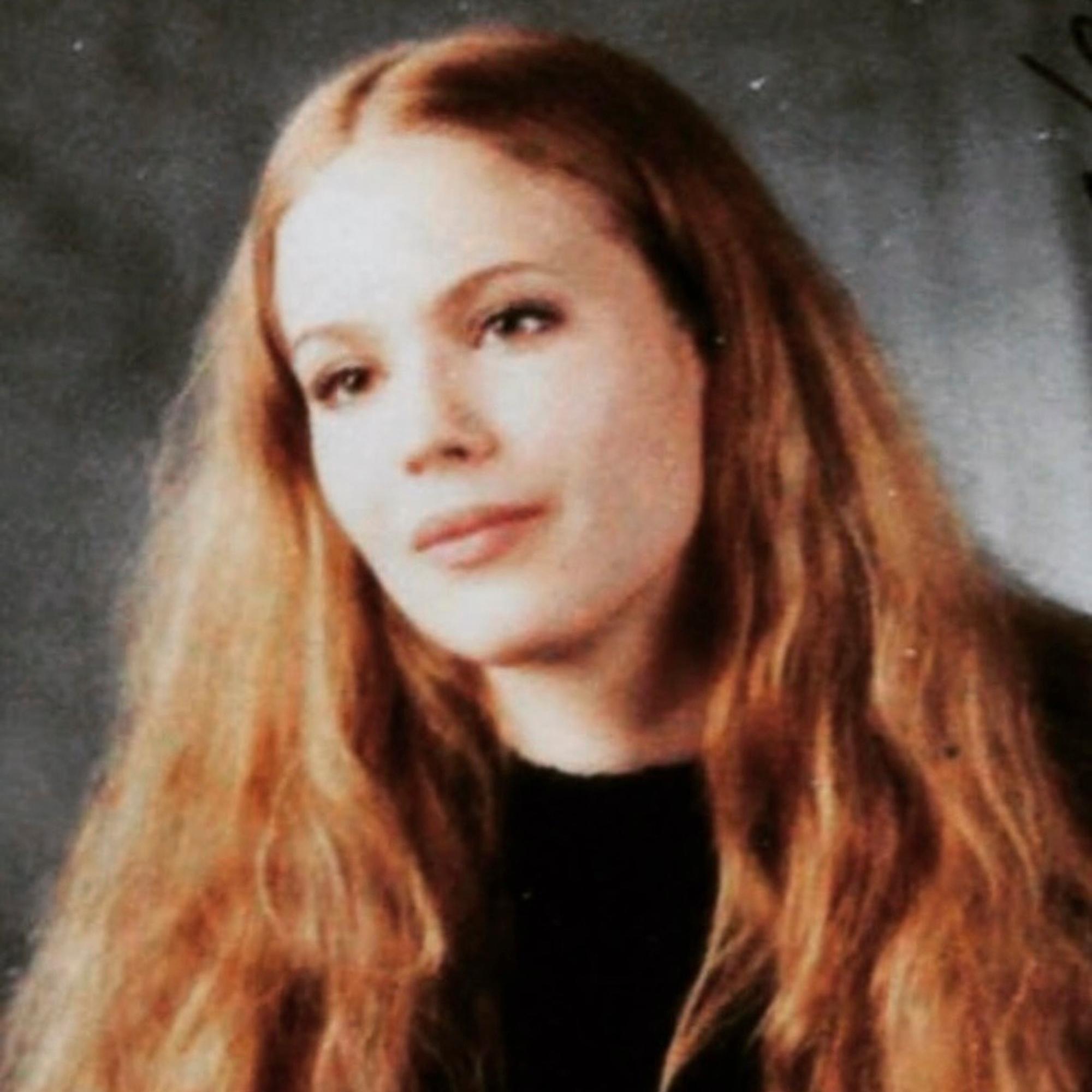 Pihla Viitalan helsinkiläinen lapsuus meni ulkoleikeissä – ”Laskin pulkkamäestä pää edellä ja menetin puolet kuulostani oikeasta korvasta”