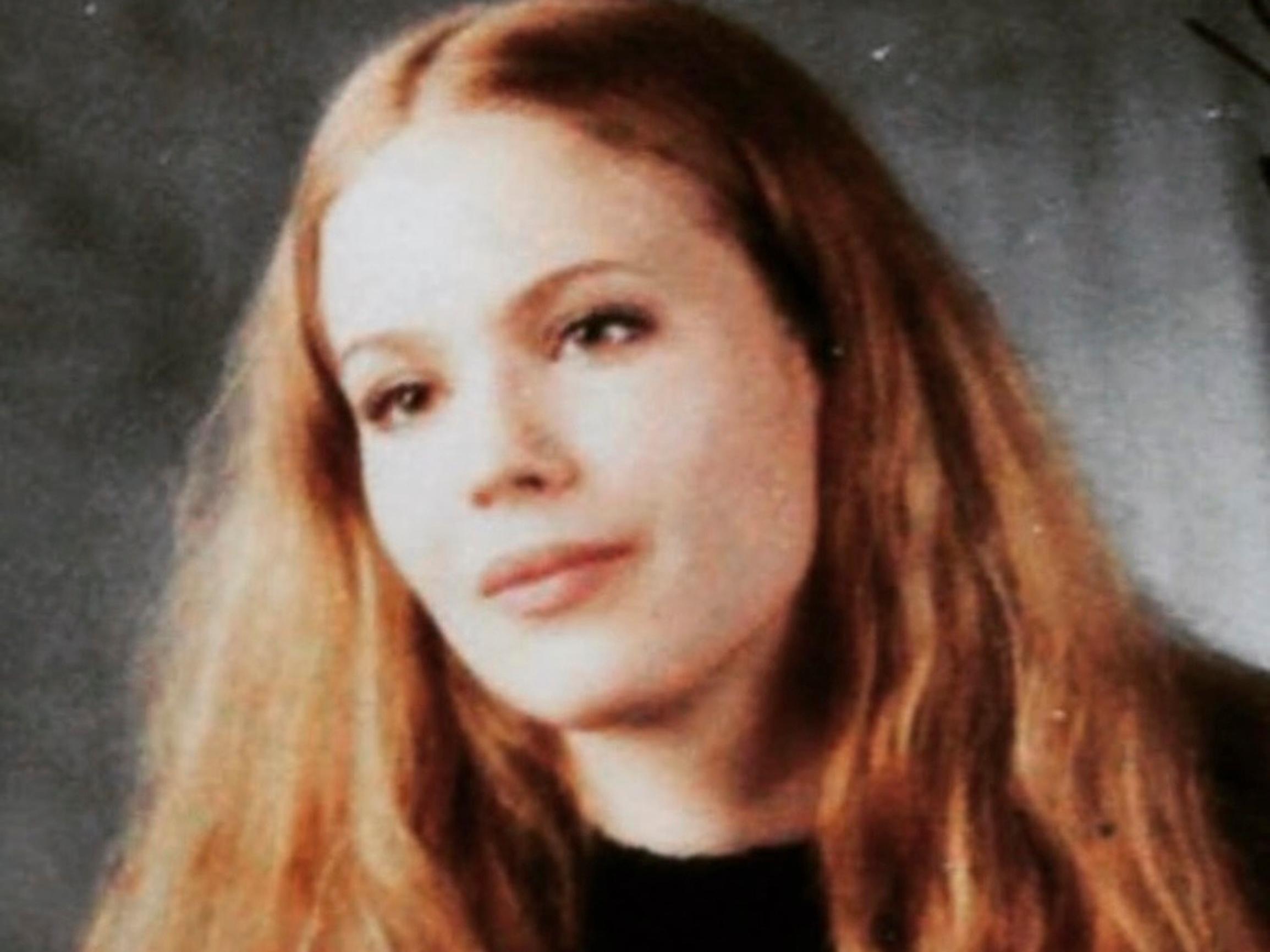 Pihla Viitalan helsinkiläinen lapsuus meni ulkoleikeissä – ”Laskin pulkkamäestä pää edellä ja menetin puolet kuulostani oikeasta korvasta”