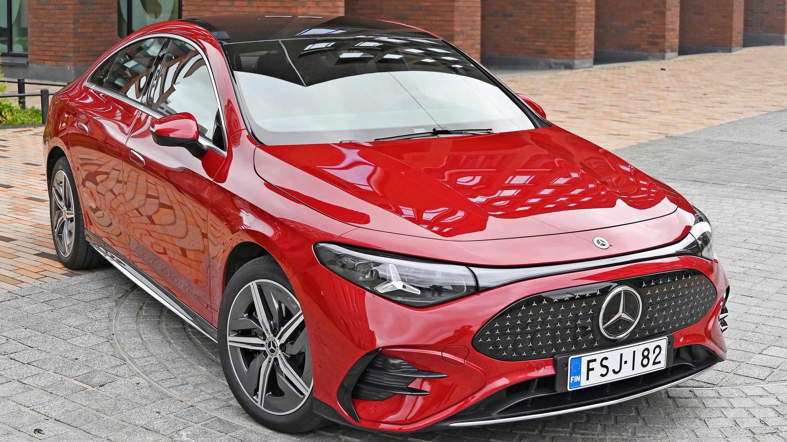 Mercedes-Benz CLA 250+ AMG Line on aerodynamiikan ja energiatehokkuuden mestariteos, mutta tilojen ahtaus tökkii 