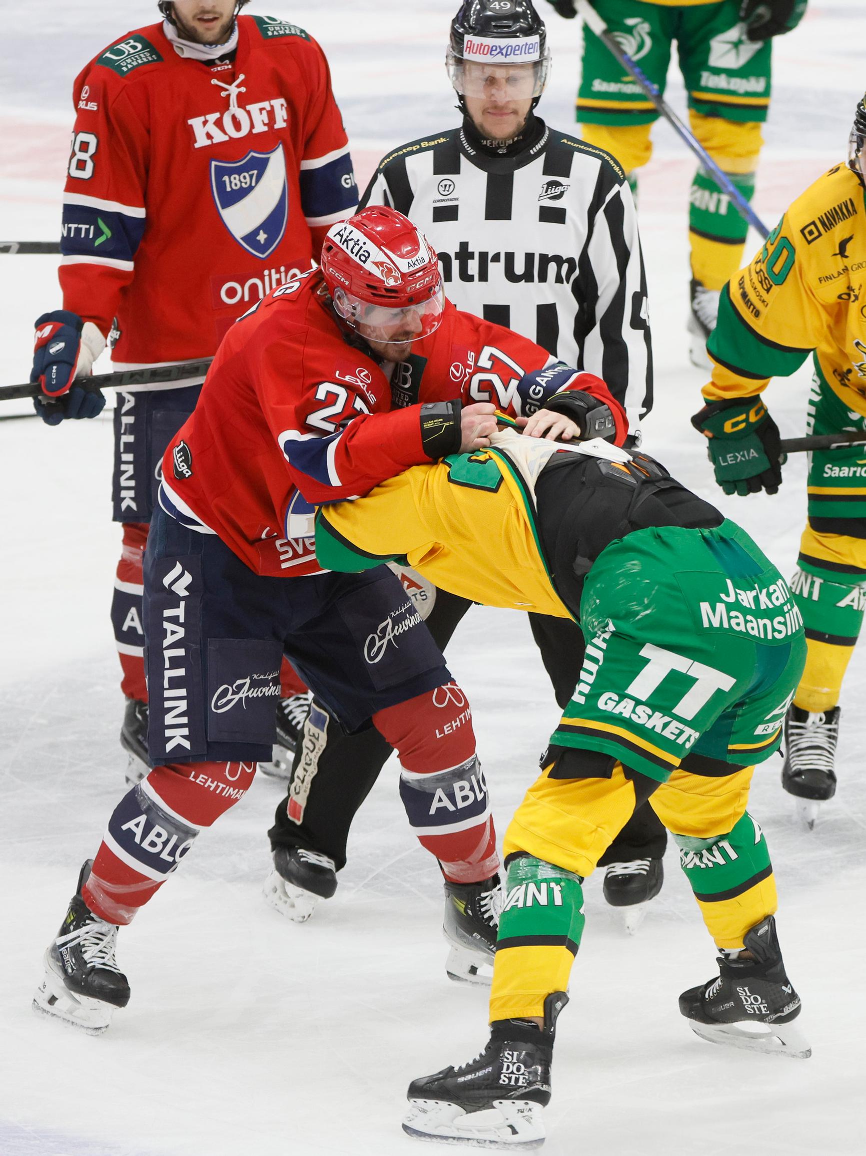 Olli Jokinen käskytti Liigassa? – ”Räjäytti ottelun henkisesti käsiin”