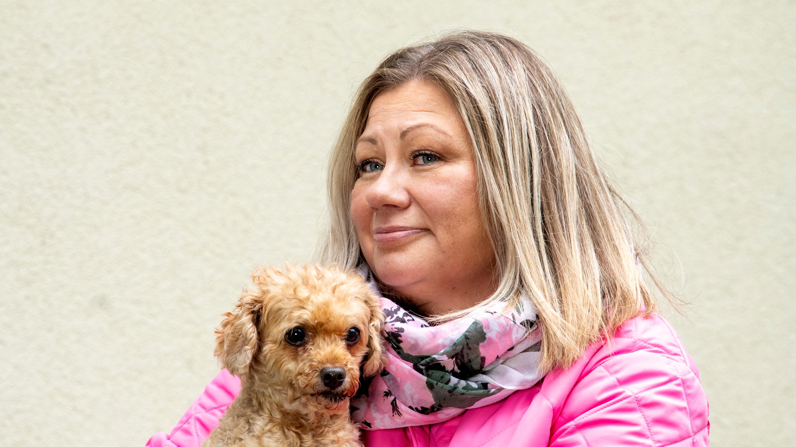 Miia Kallio, 47, ei voi juosta tai rasittaa itseään, muuten lähtee taju – ”Ei minun tarvitse lopettaa elämistä, vaikka alkuun se siltä tuntuikin”