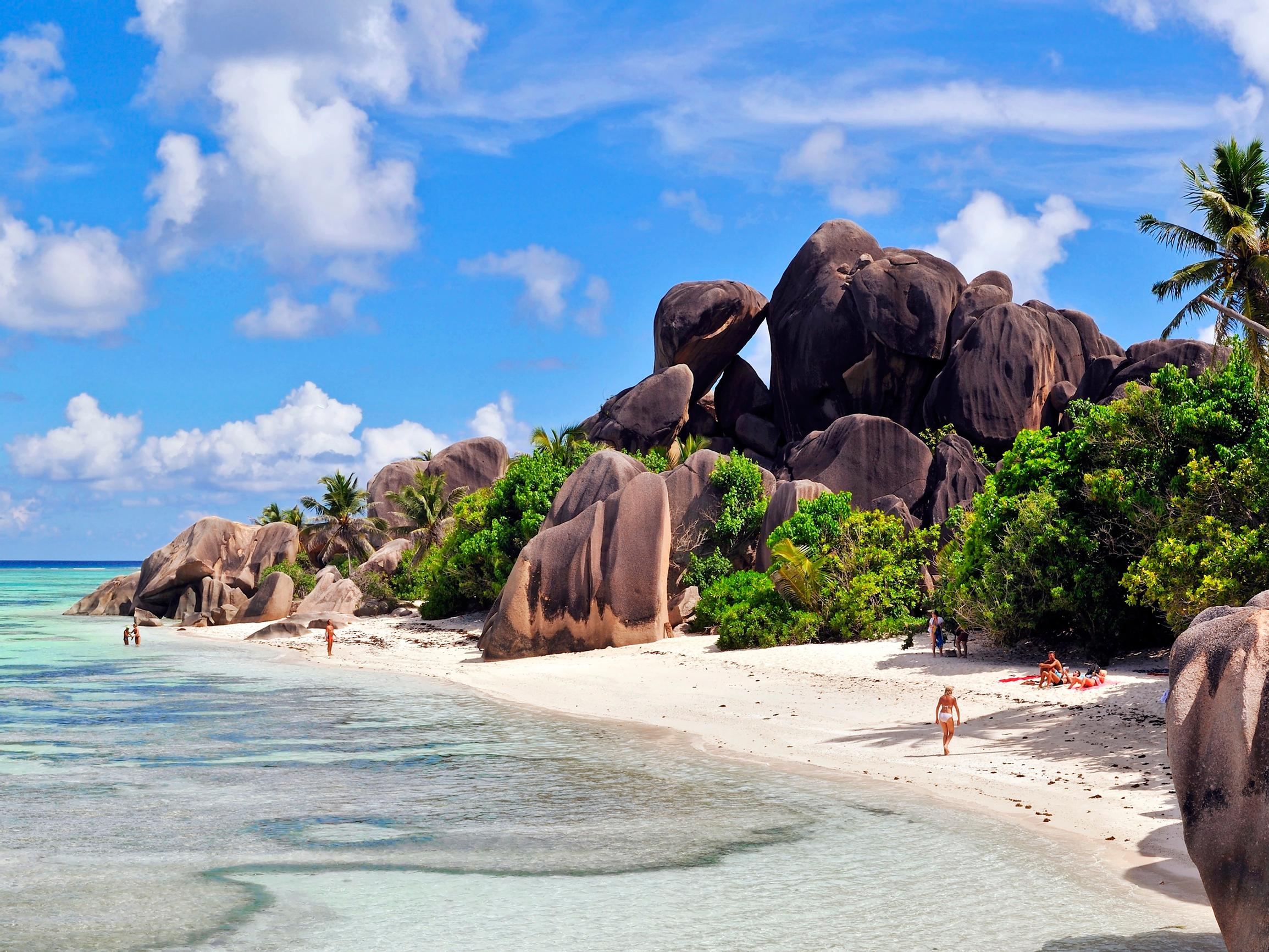 Seychellit on pala paratiisia maan päällä – koe upeat hiekkarannat, herkuttele kreoliruualla ja maista kookosviiniä
