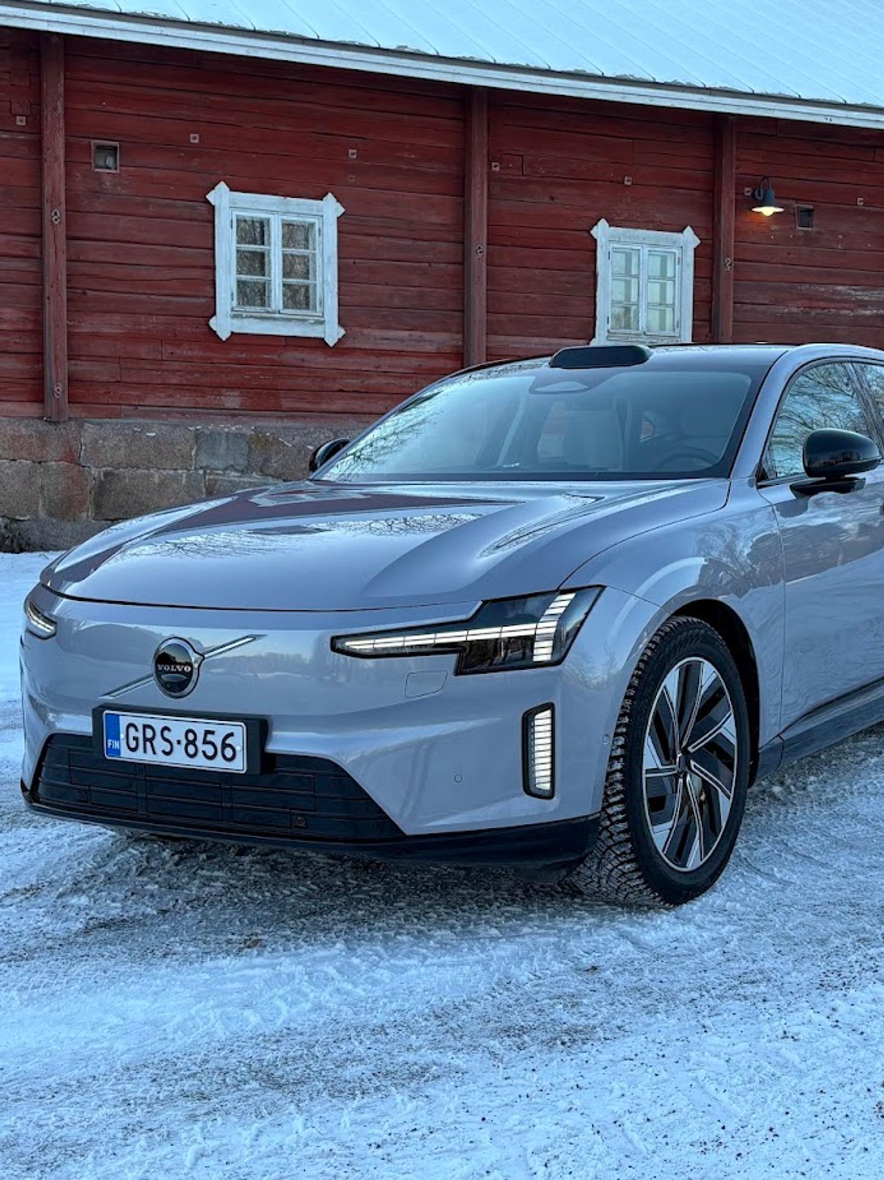 Volvo ES90 Single Extended Range – Takaveto yllätti talvikelillä: Näin 647 km lupaus kestää pakkasessa