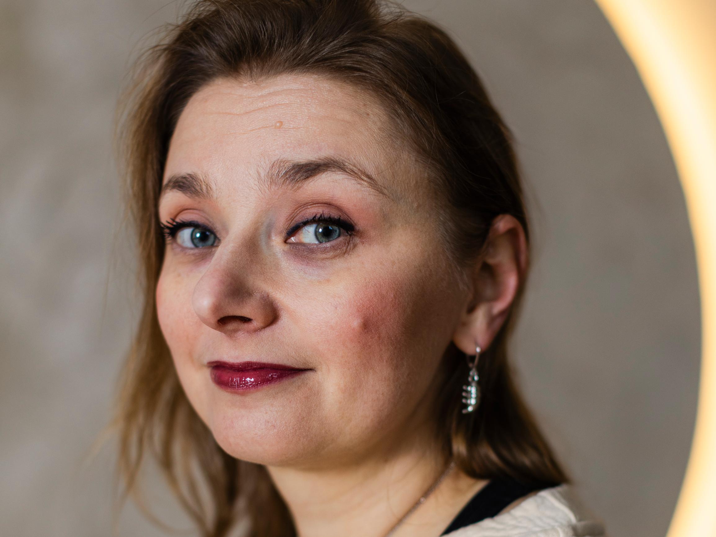 Suvi Auvisen erikoinen tie karismaattisen seurakunnan profeetasta anarkistiksi alkoi uudenvuodenyönä Turussa