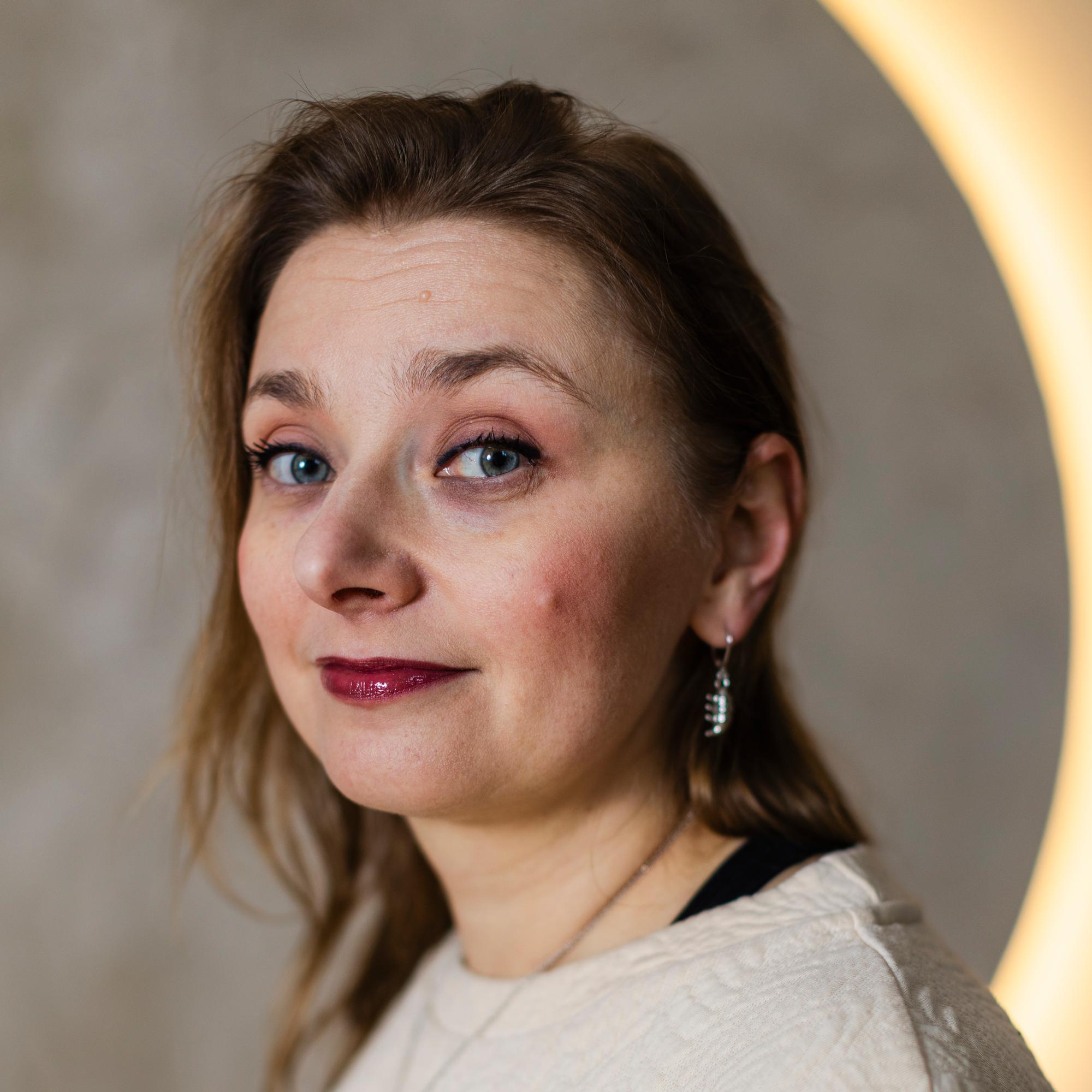 Suvi Auvisen erikoinen tie karismaattisen seurakunnan profeetasta anarkistiksi alkoi uudenvuodenyönä Turussa