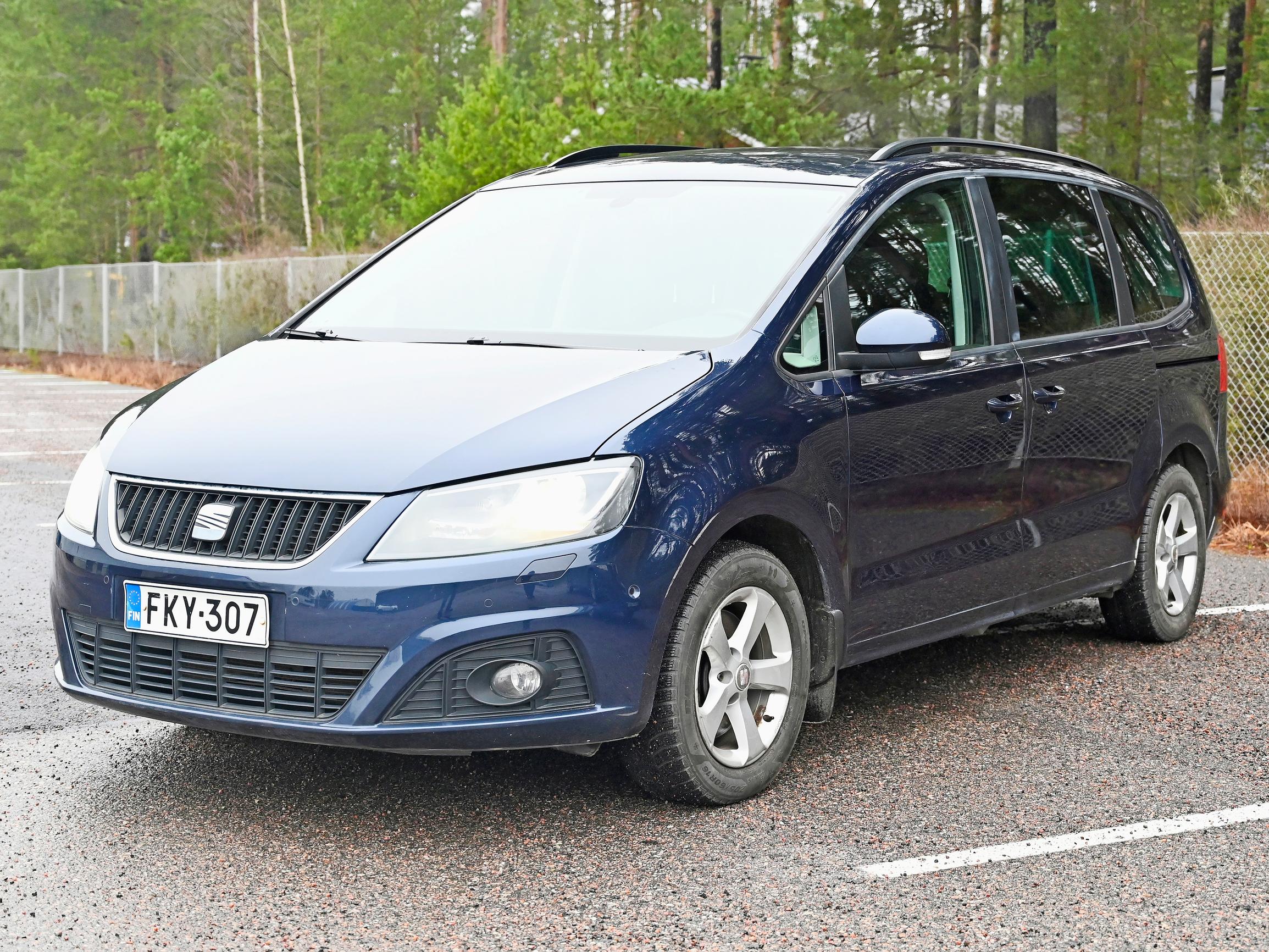 Seat Alhambra 2.0 TDI vm. 2013 – Jämäkkä, tilava, taloudellinen ja hyvin varusteltu perheauto kohtuuhintaan – seitsemälle