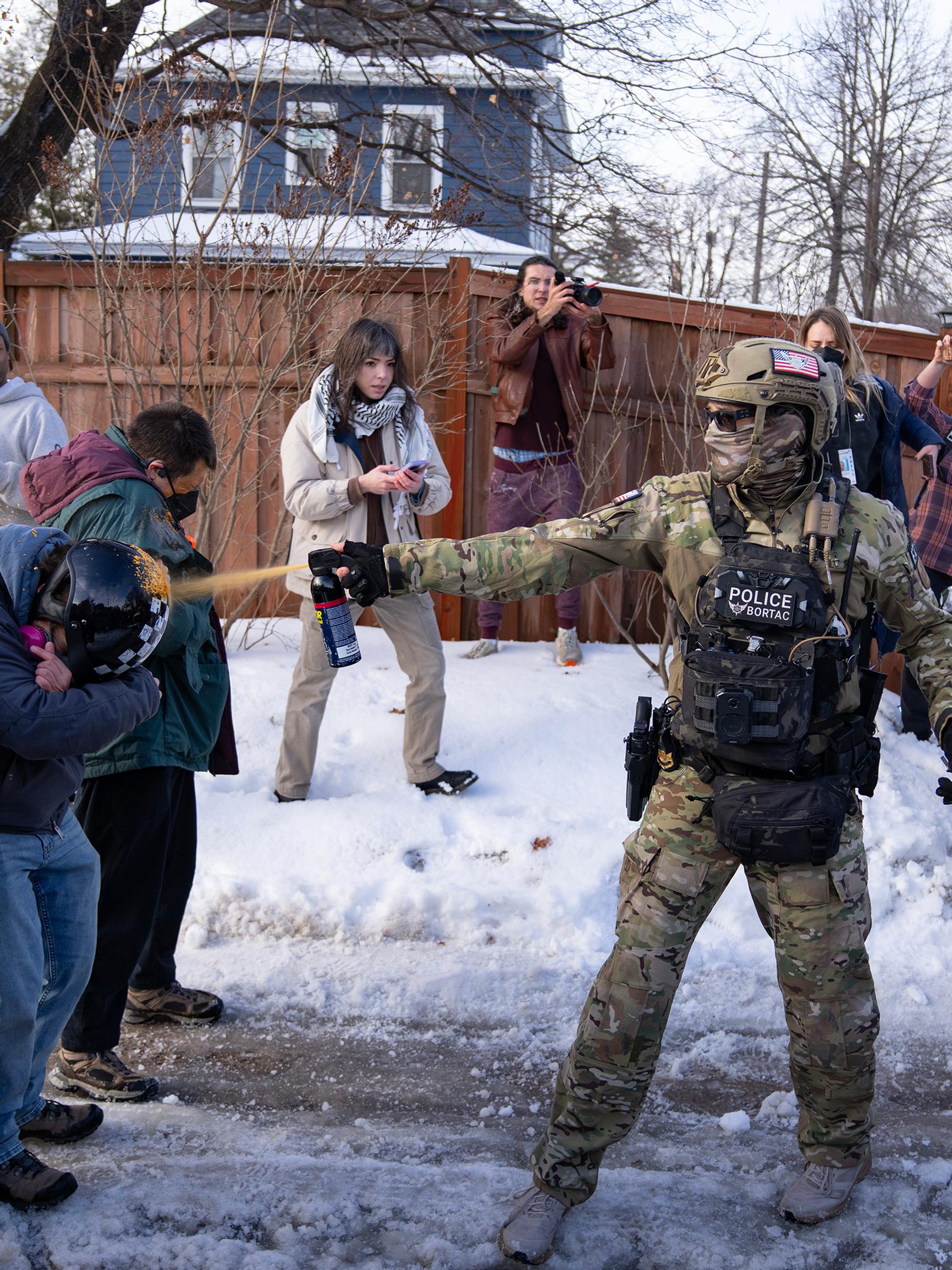 Kun Trumpin agentit aloittivat kovaotteiset ratsiansa, Minnesotassa asuva Mimmu teki riskialttiin valinnan – ”En koskaan tule olemaan väärällä puolella historiaa”