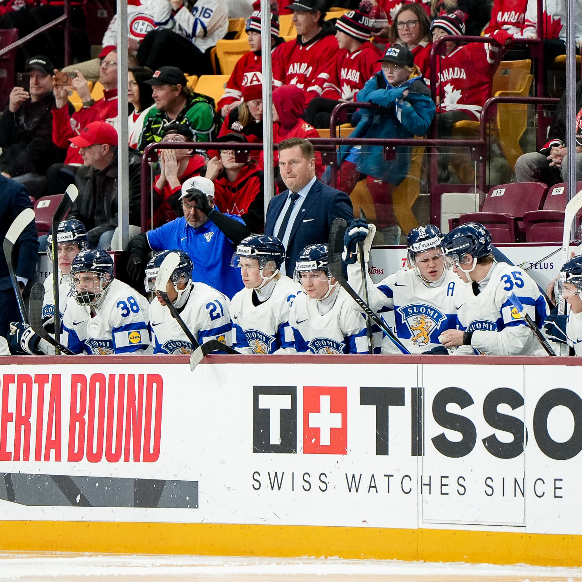 Mitta tuli täyteen! Kanada nöyryytti Nuoria Leijonia – päävalmentajalta kardinaalimunaus: "Raportti Jääkiekkoliitolle!" 