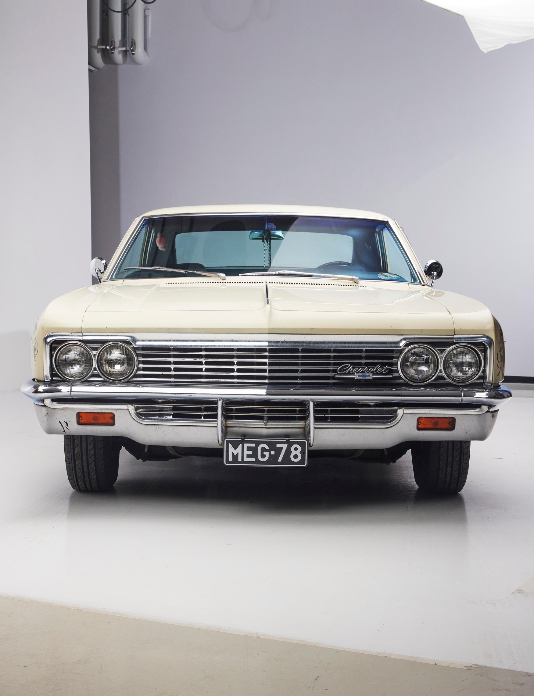 Chevrolet Impala Sport Coupé 283:n vuosimalli 1966 oli Impalan neljännen sukupolven alkupäätä.