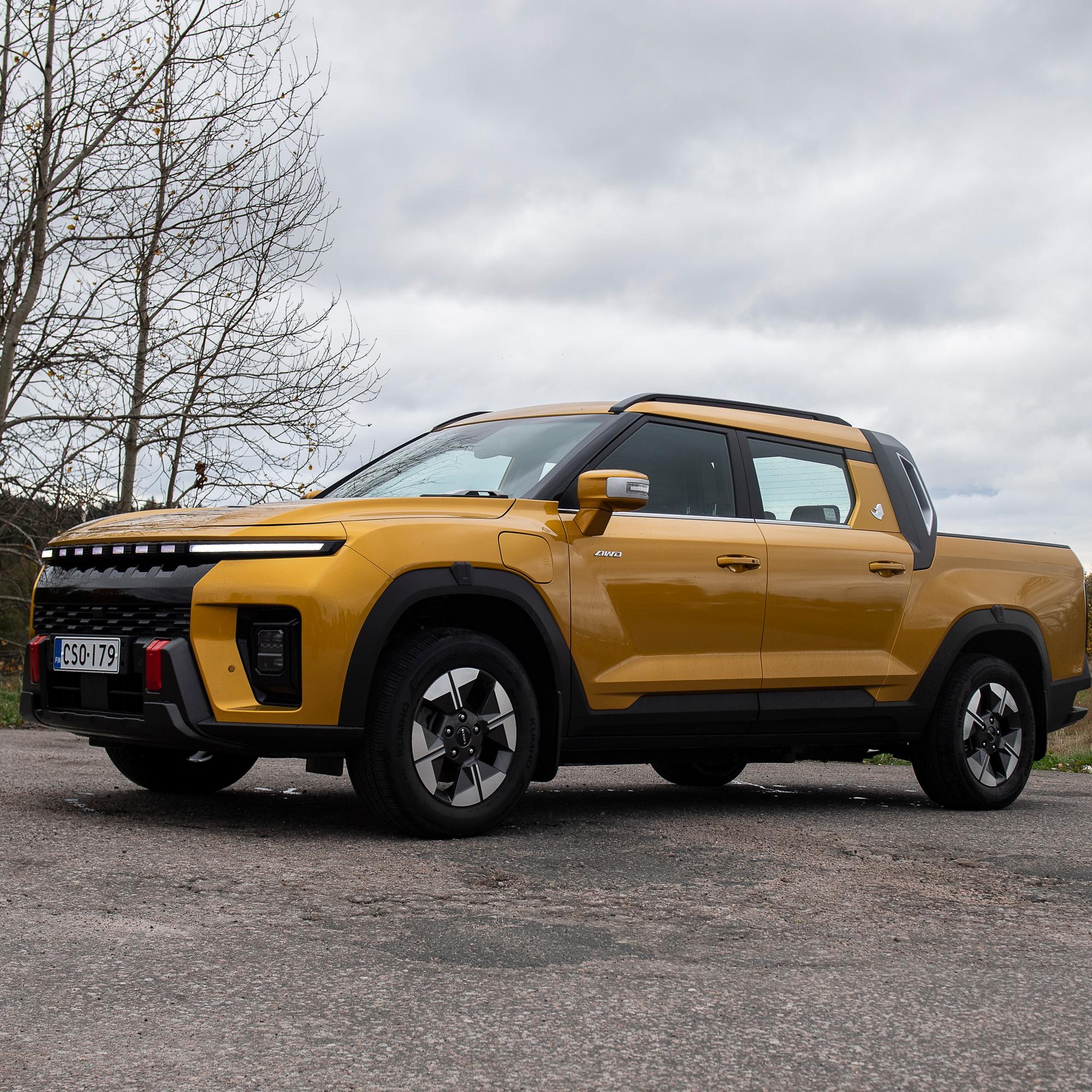 KGM Musso sähköistää lava-auton – ohjaus on epämääräinen ja toimintamatka jää keskinkertaiseksi