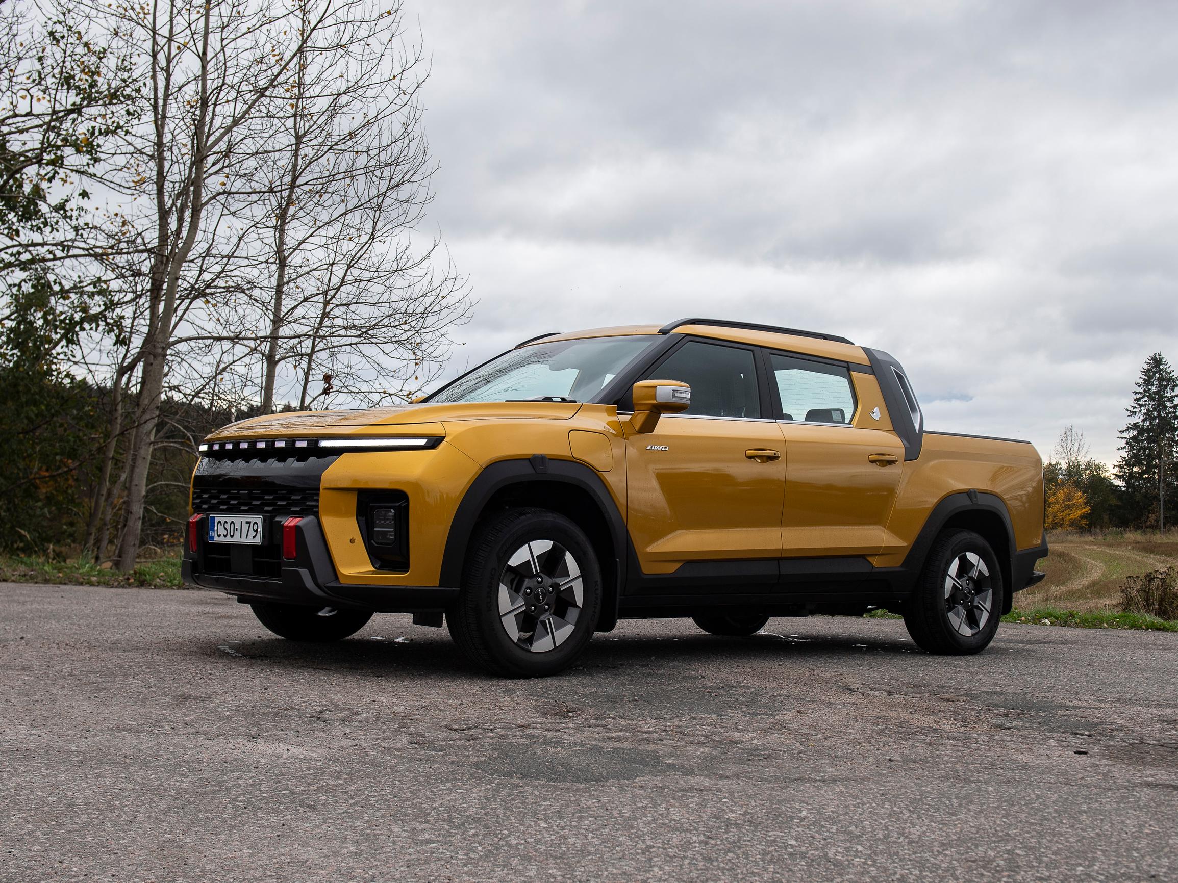 KGM Musso sähköistää lava-auton – ohjaus on epämääräinen ja toimintamatka jää keskinkertaiseksi