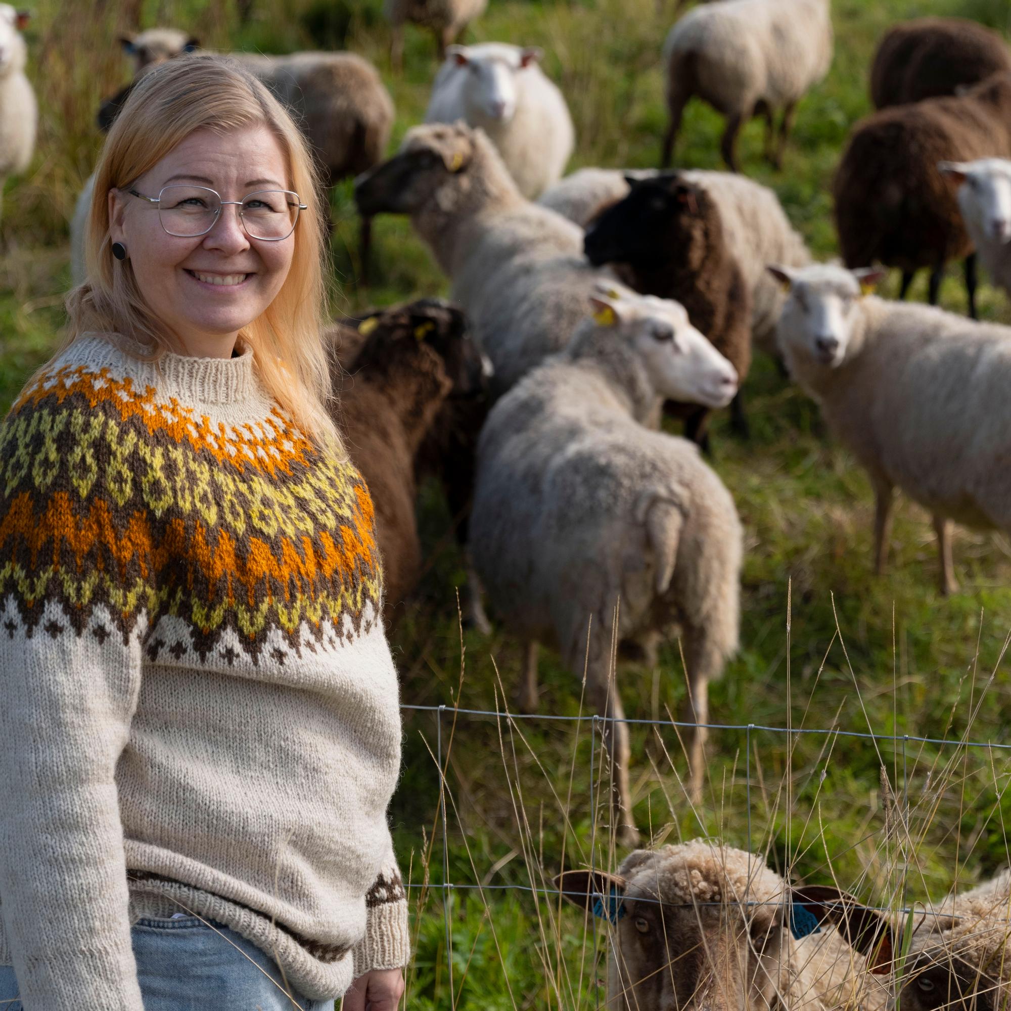 Kun työt paperitehtaassa Kemissä loppuivat, Henna Lakso perusti lankakaupan naapuriin Simoon
