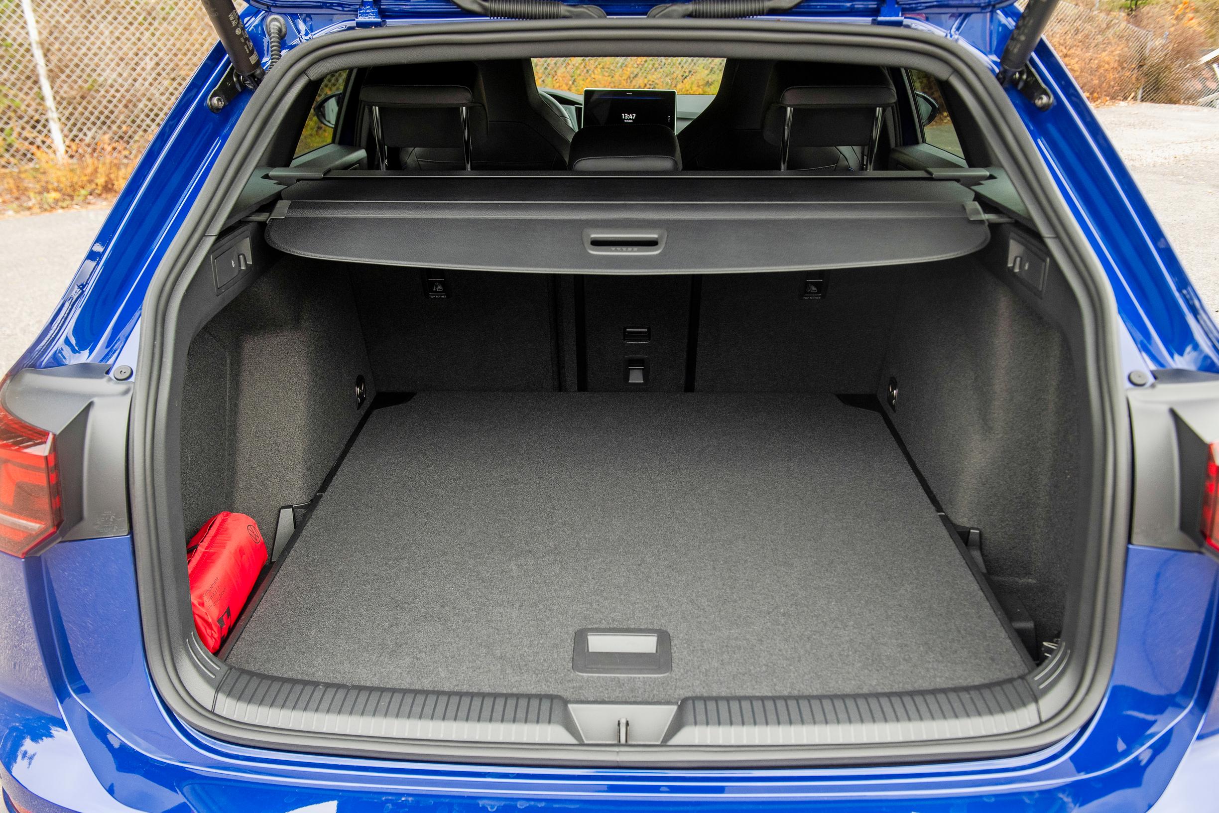 Volkswagen Golf Variant on rahtarin unelma. Tavaratila vetää 611 litraa.