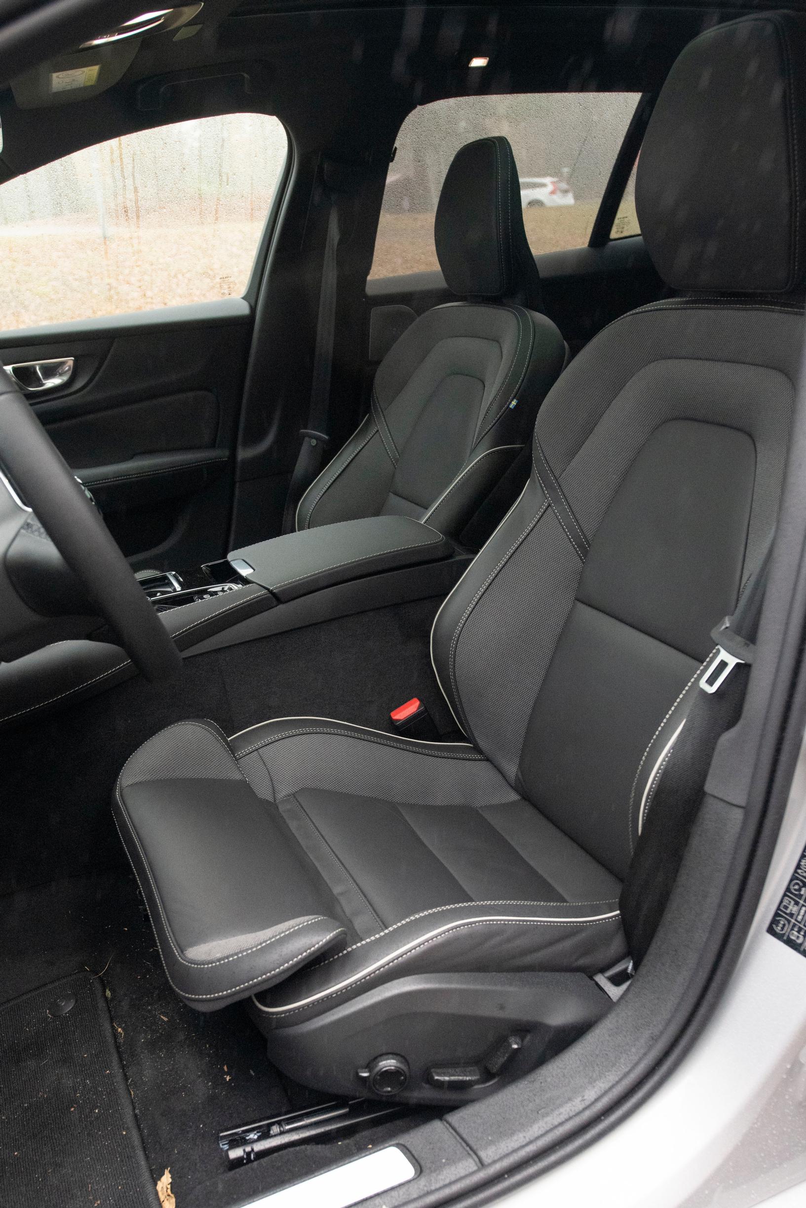 Volvo V60 T8 Long Range Performance etupenkki