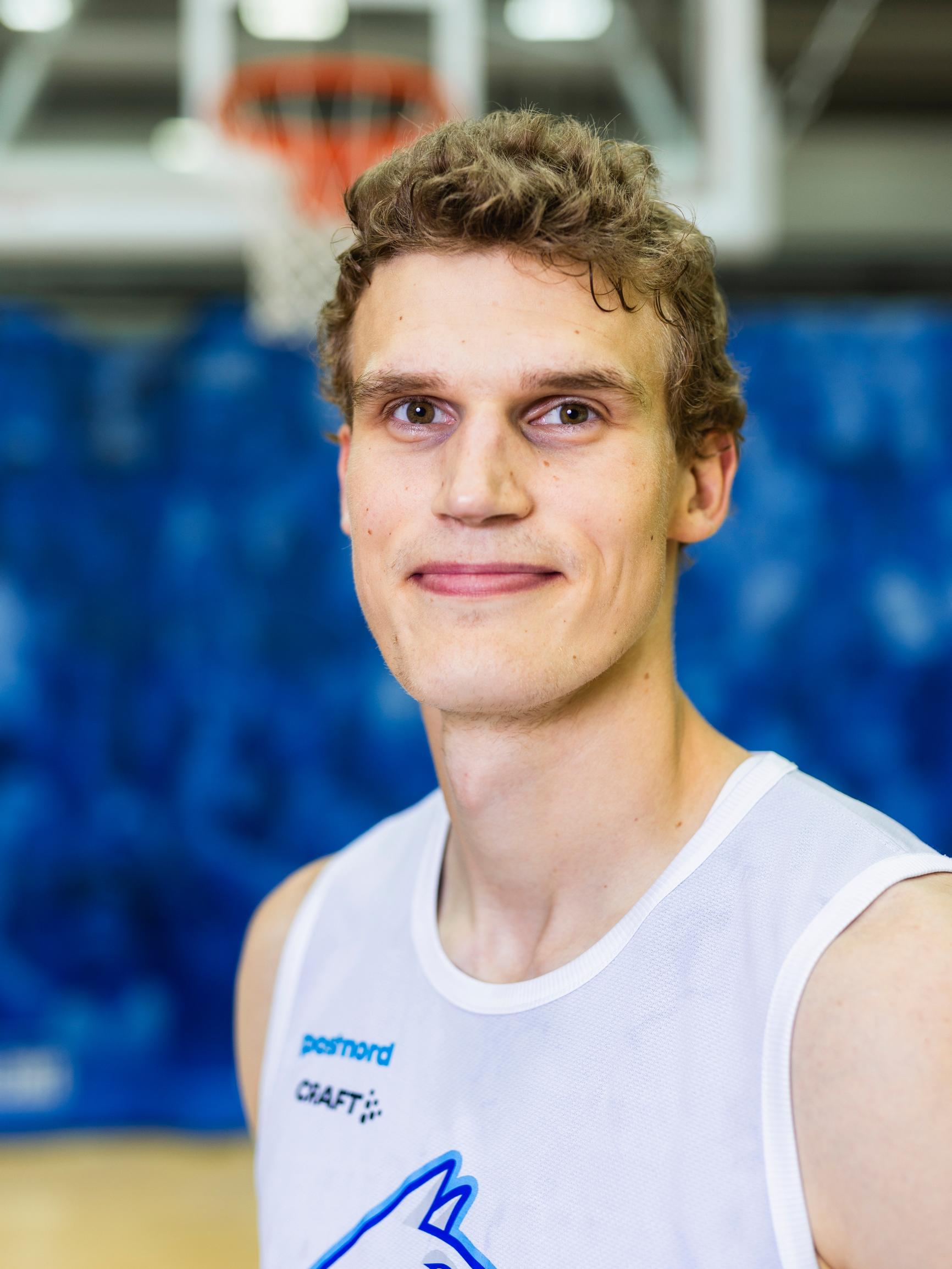 Lauri Markkanen on osoittanut, että myös mukava perheenisä Jyväskylästä voi nousta tähdeksi alfaurosten NBA-liigassa: ”Omana itsenäni menen esiintymään”