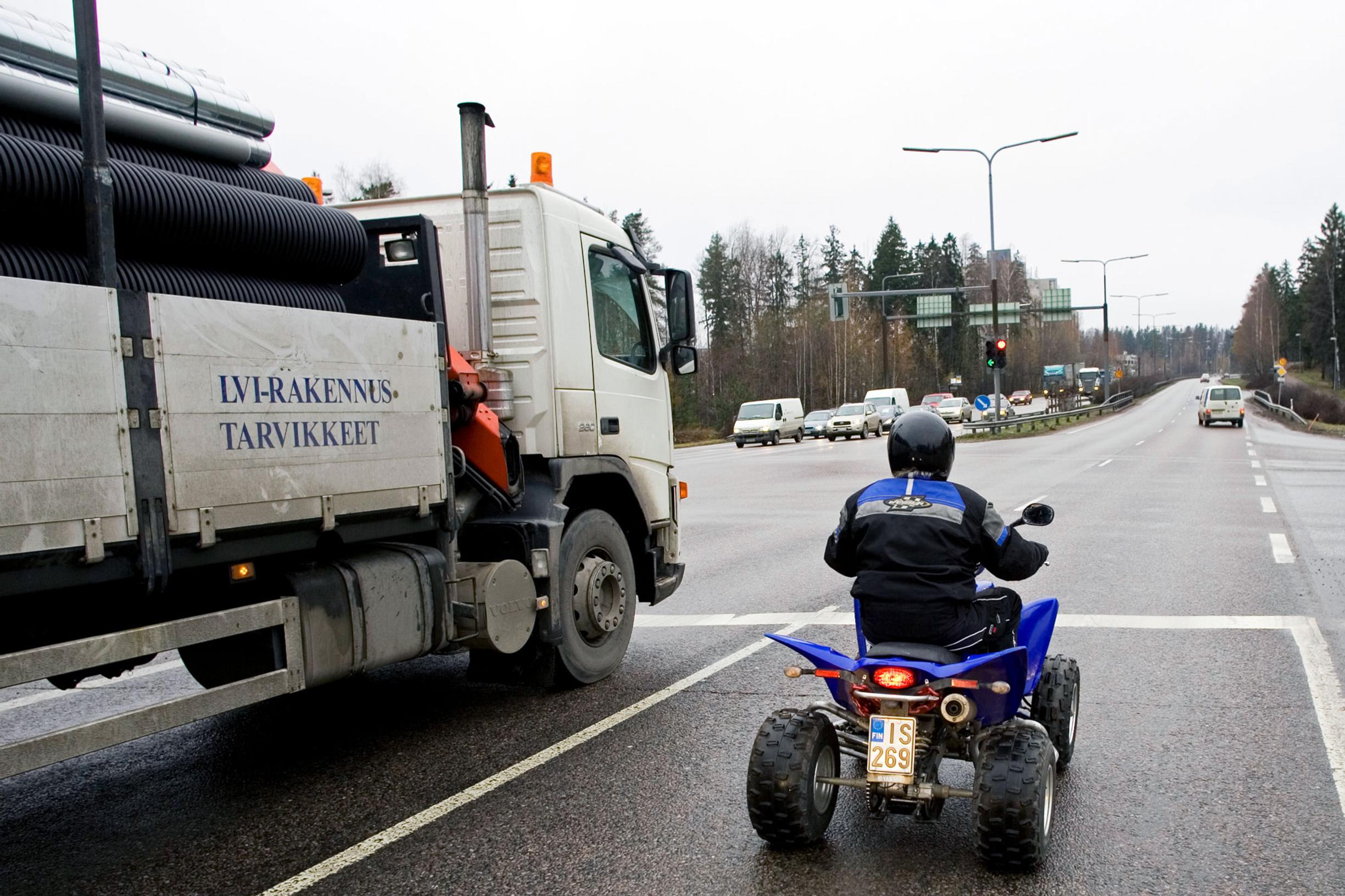 Tässä vinkit turvalliseen ajoon mönkijällä