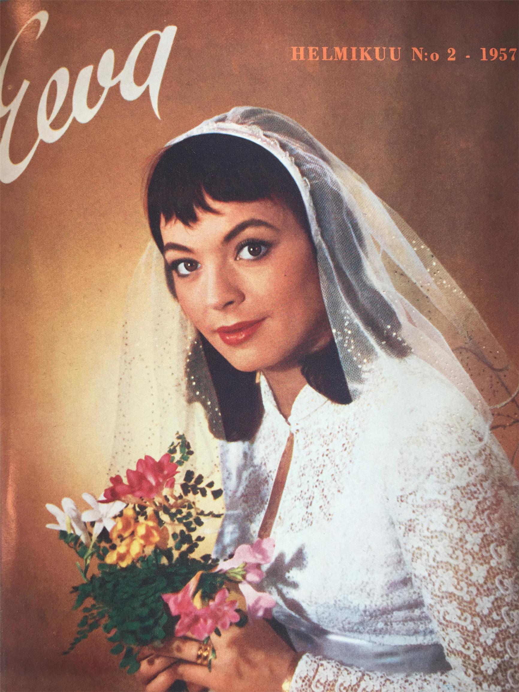 Anneli Sauli morsiamena 1956.