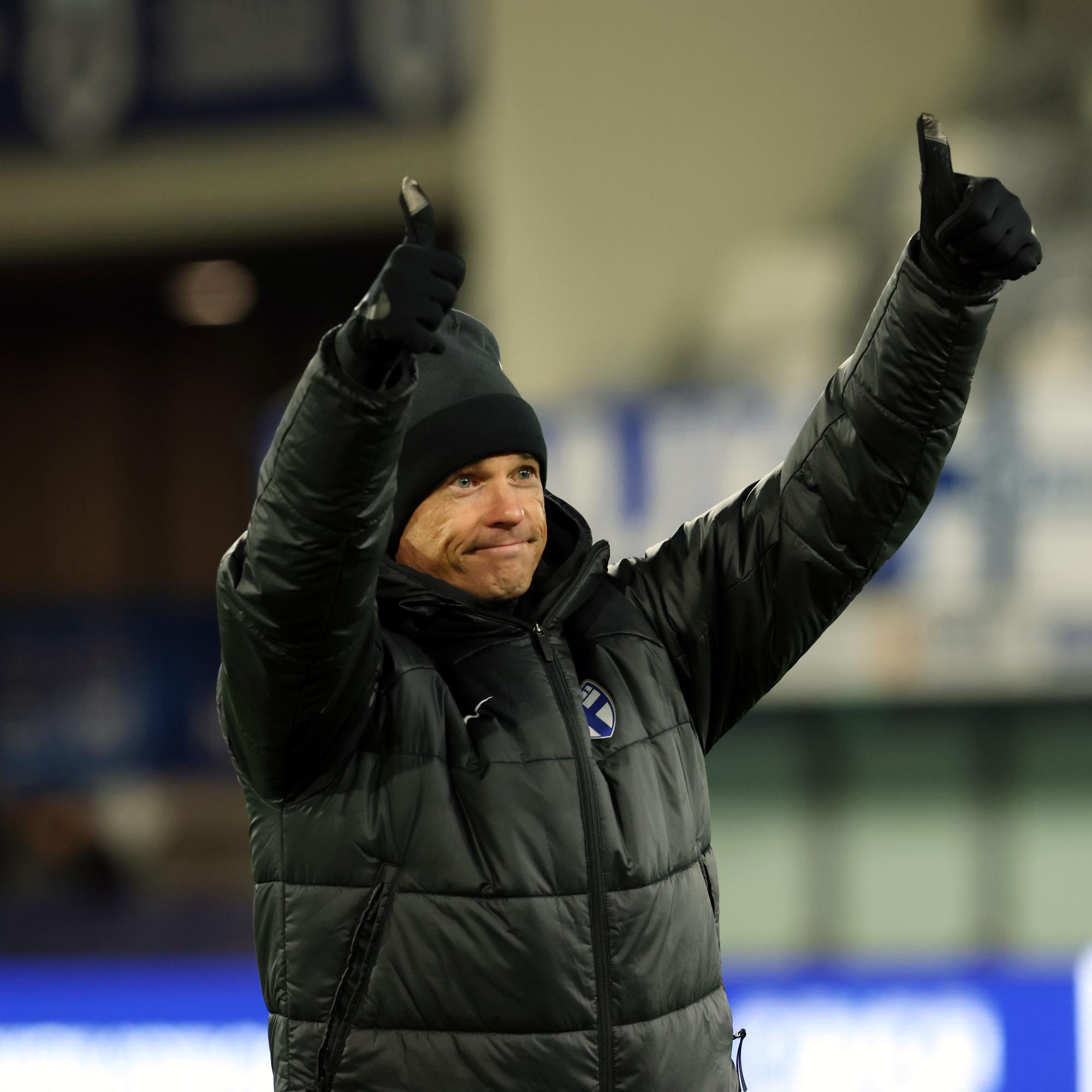 Pikkuhuuhkajat otti askeleen kohti historiallista unelmaa – asiantuntija näki Suomen esityksessä jotain poikkeuksellista: ”Tämä joukkue osaa kärsiä”