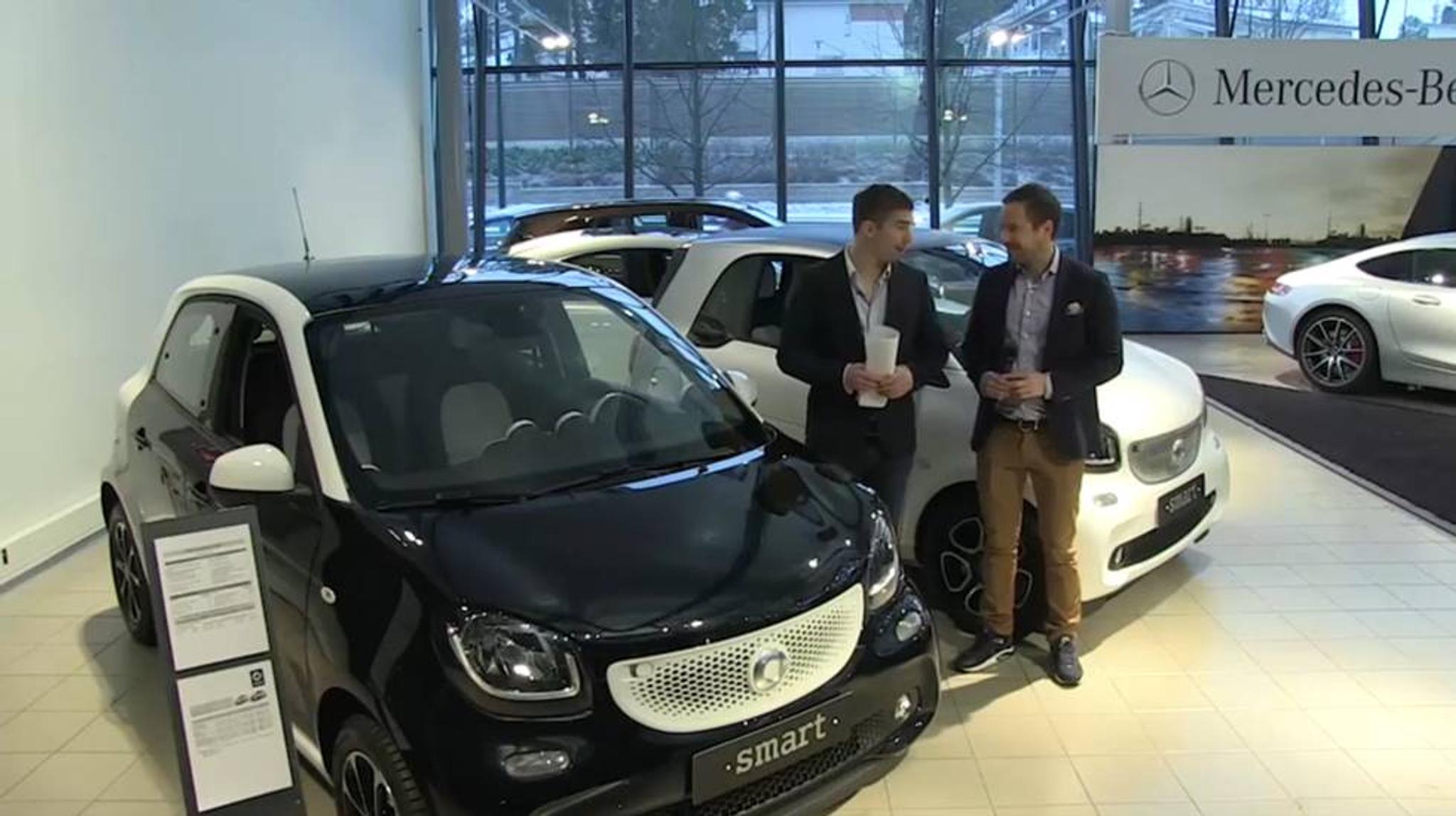 Mercedes Smart Car >> Historiallinen Autonayttely Esittelyssa Smart Fortwo Ja Forfour Tuulilasi Mercedes Smart Car >> Historiallinen Autonayttely Esittelyssa Smart Fortwo Ja Forfour Tuulilasi