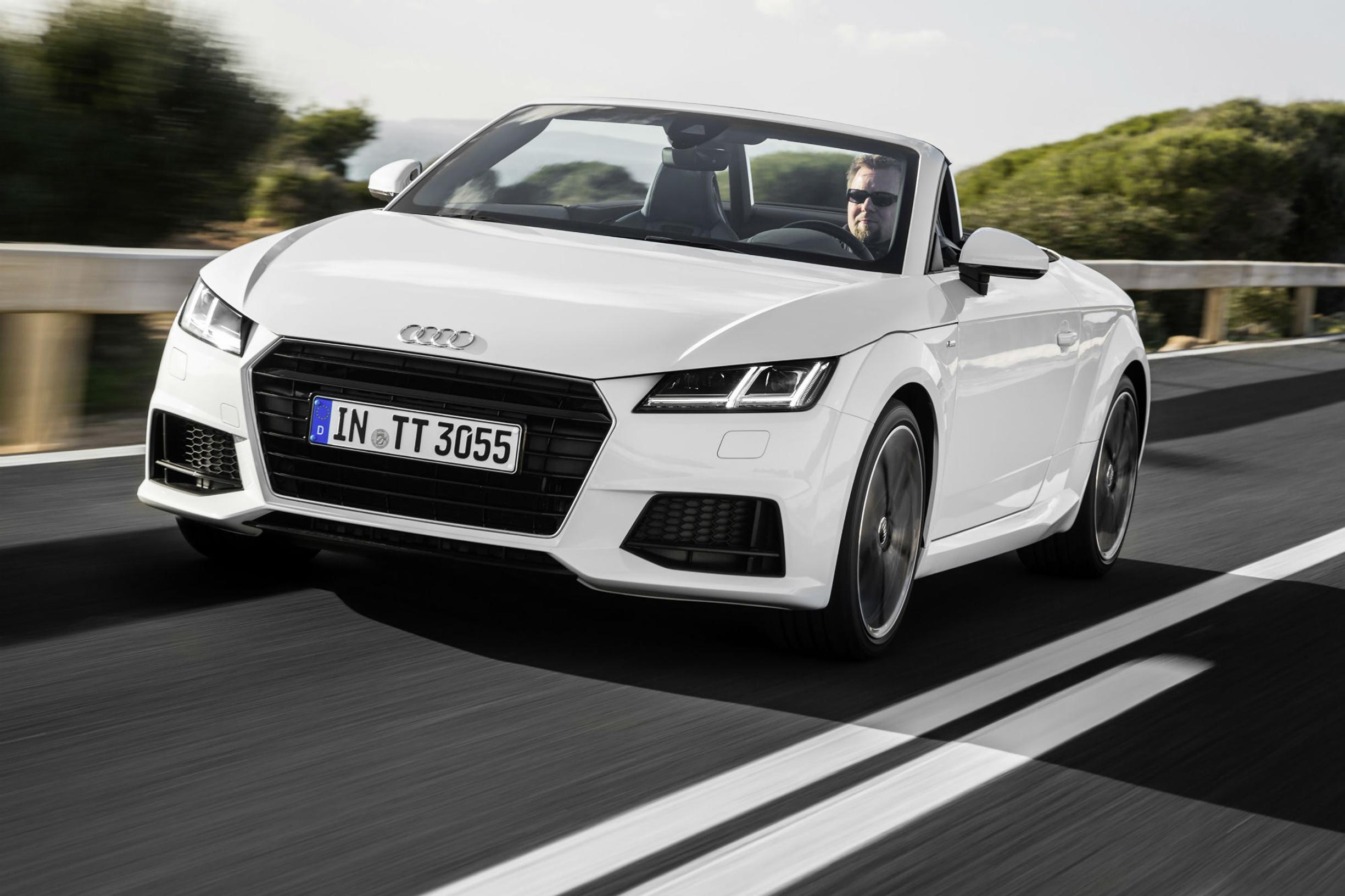 Audi TT Roadster on ripeä rättikattoinen – ”kyllähän rantabulevardeja kiertää etuvetoisellakin”