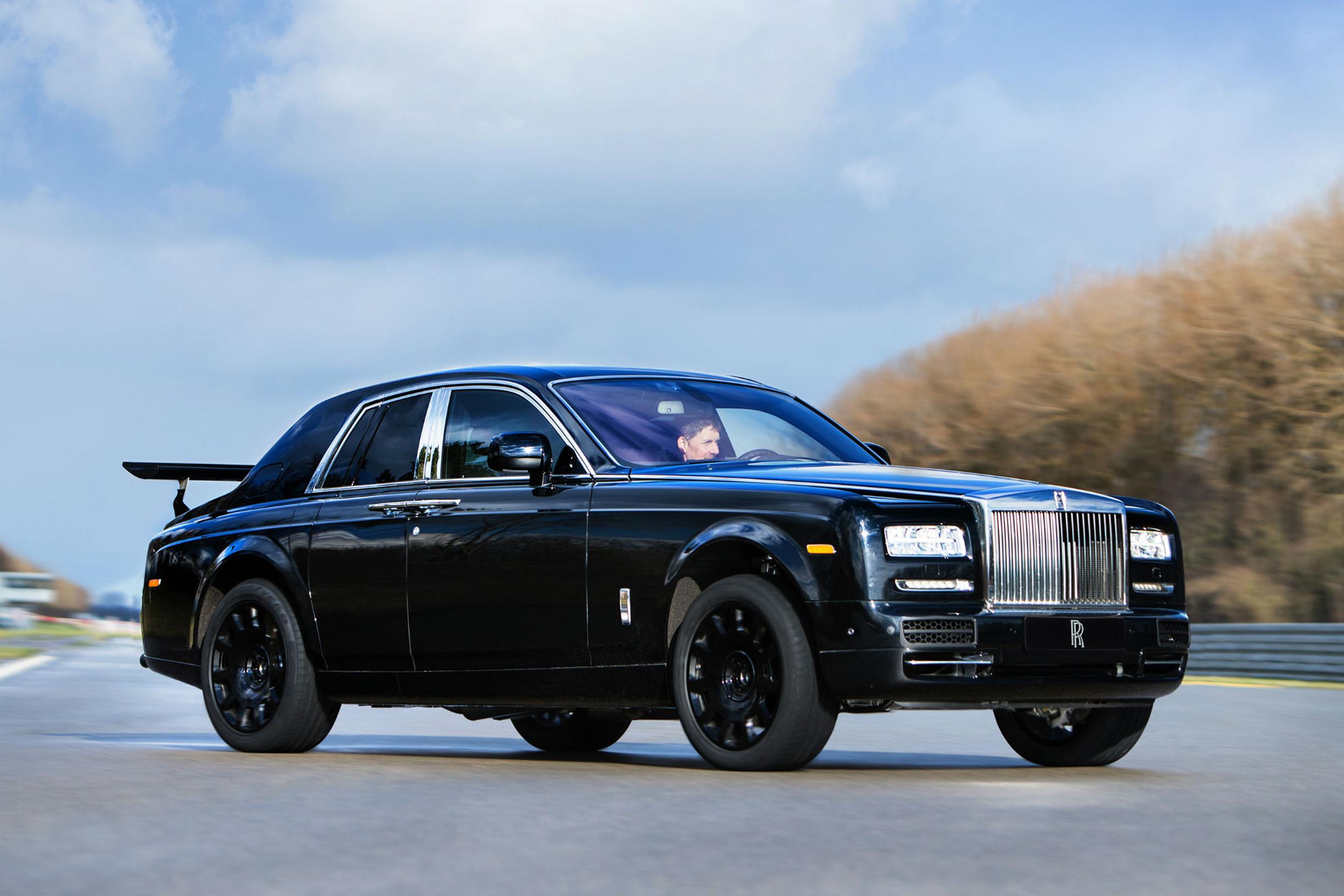 Mitä ihmettä? – Rolls Royce Phantom, jossa on takasiipi