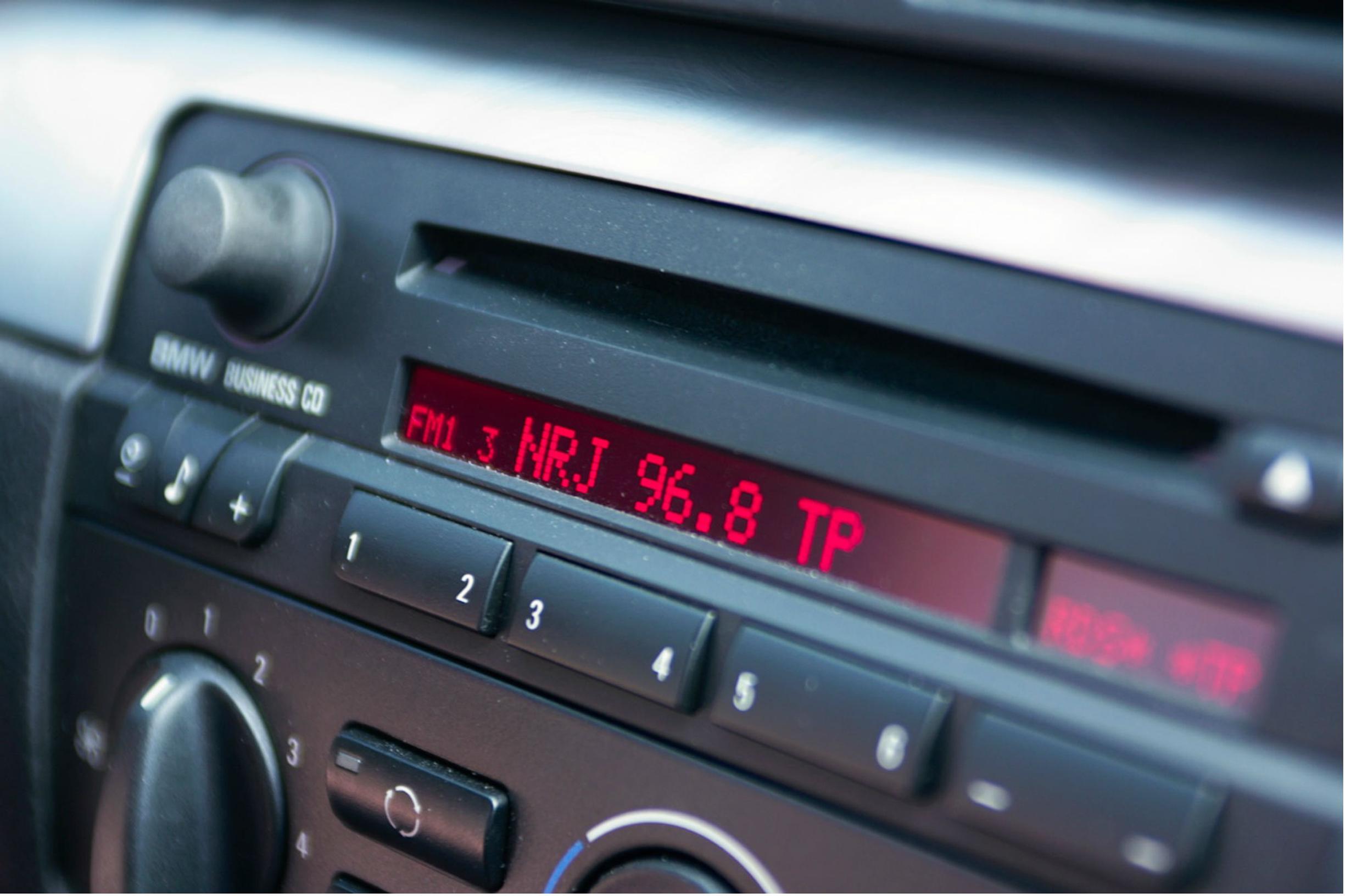 Radio on edelleen ykkönen autossa