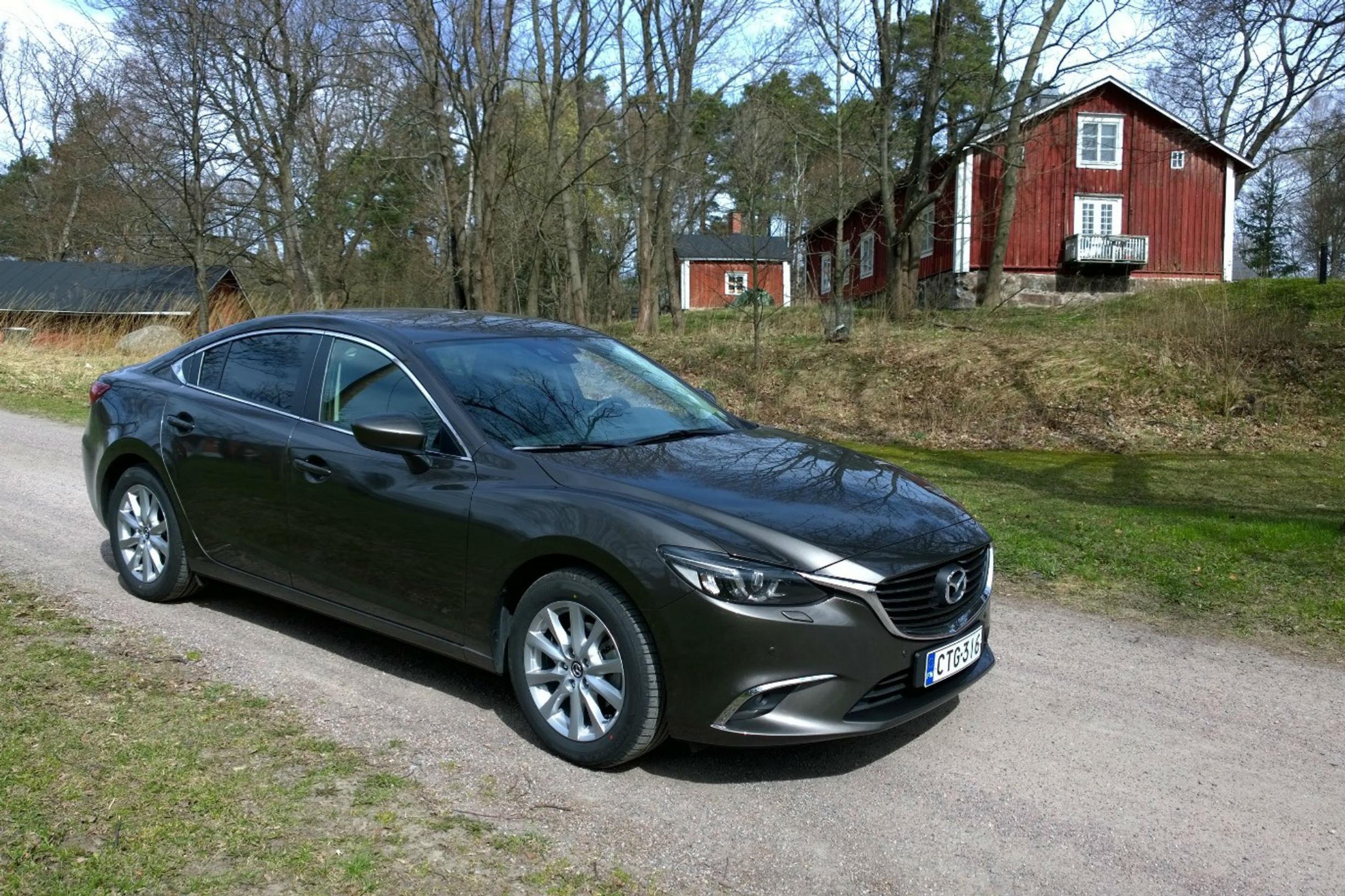Koeajossa nyt: Mazda 6 sedan – japanilaisen herkkä