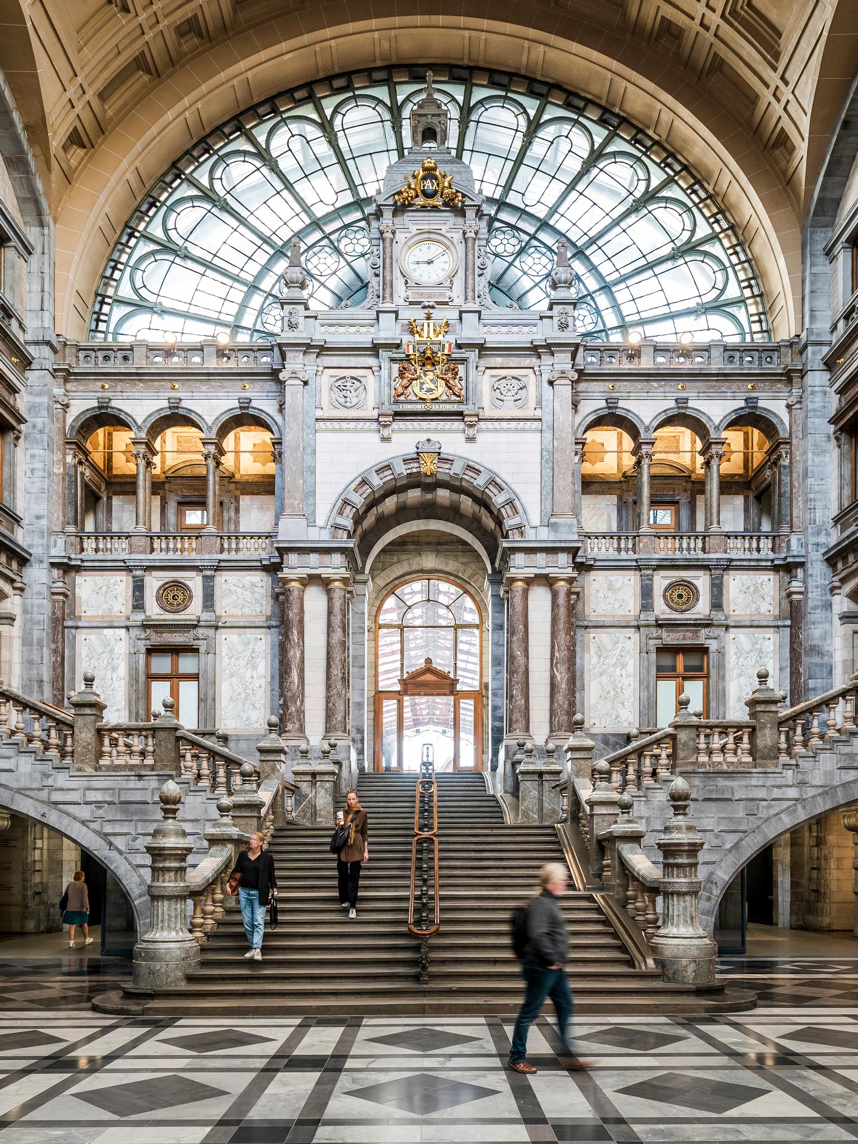 Mahtavia museoita, herkullisia oluita ja yksi Euroopan hienoimmista rautatieasemista – Antwerpen on Belgian mukavin kaupunki