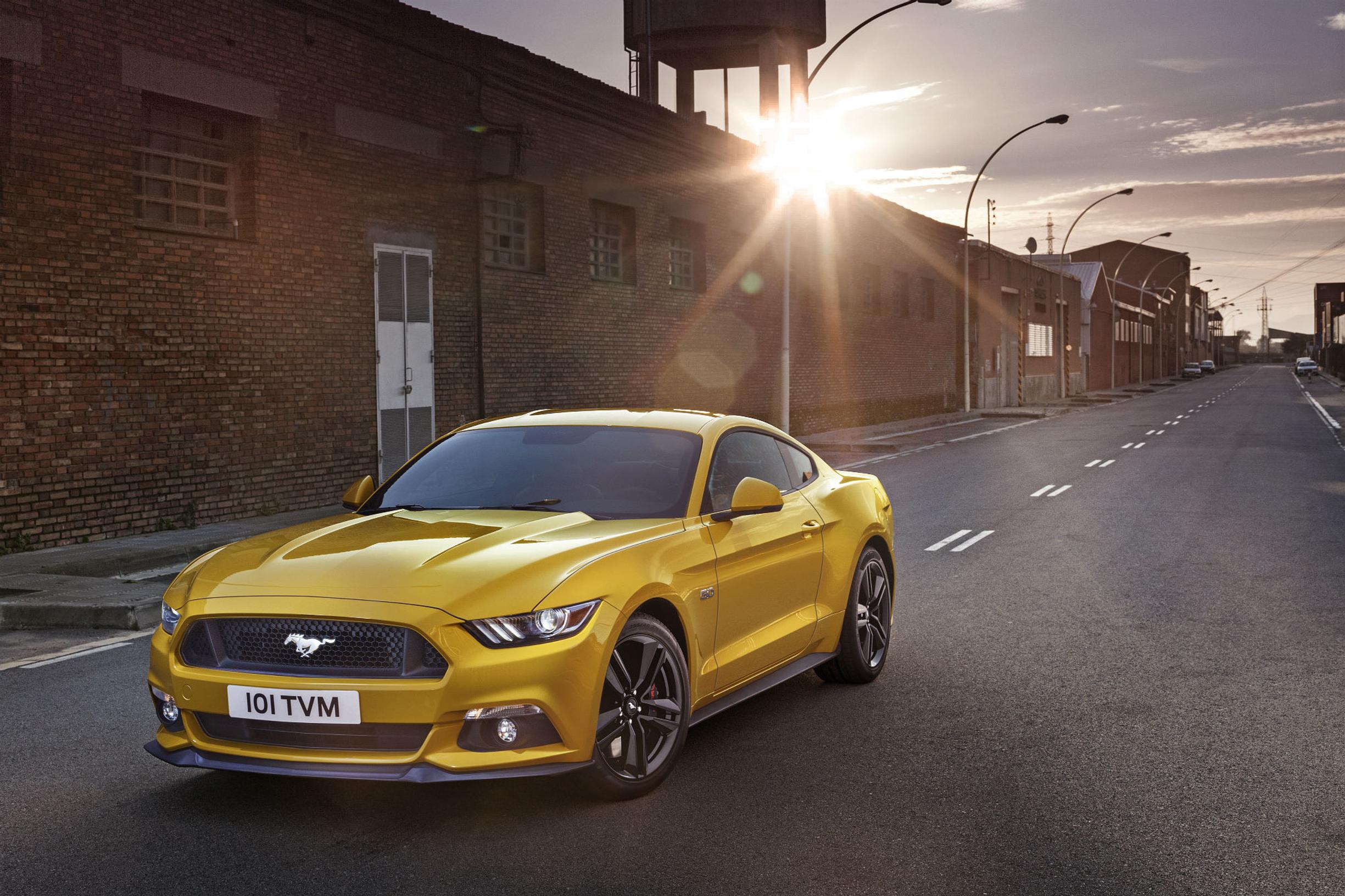 Tämä urheilullinen Ford saa ensimmäisenä uudenlaisen polviturvatyynyn