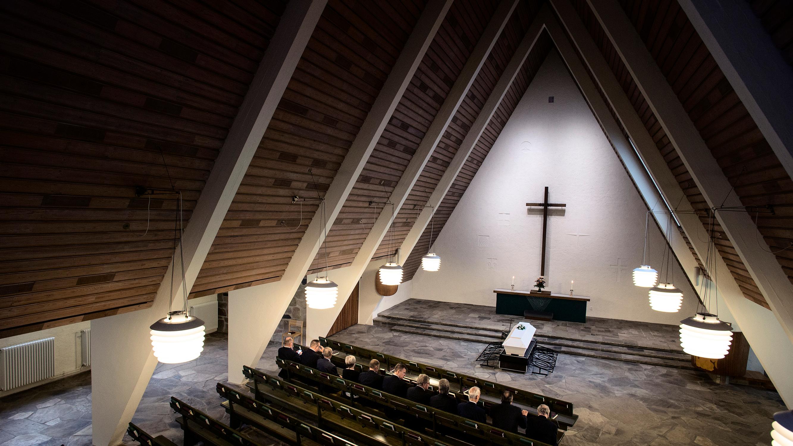 Yksinäisen vainajan hautaankantajat