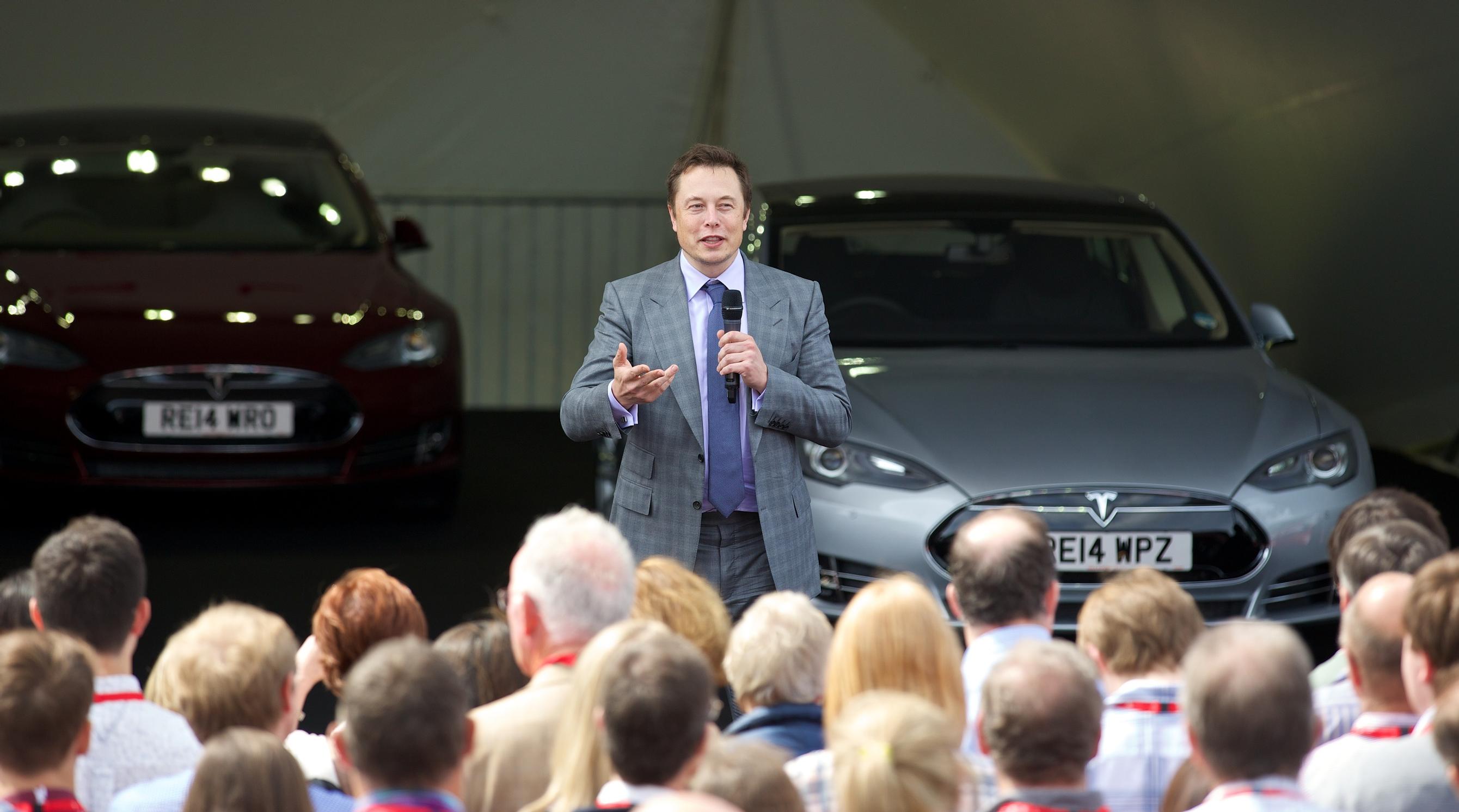 Tesla aikoo irtisanoa 9 prosenttia työntekijöistään