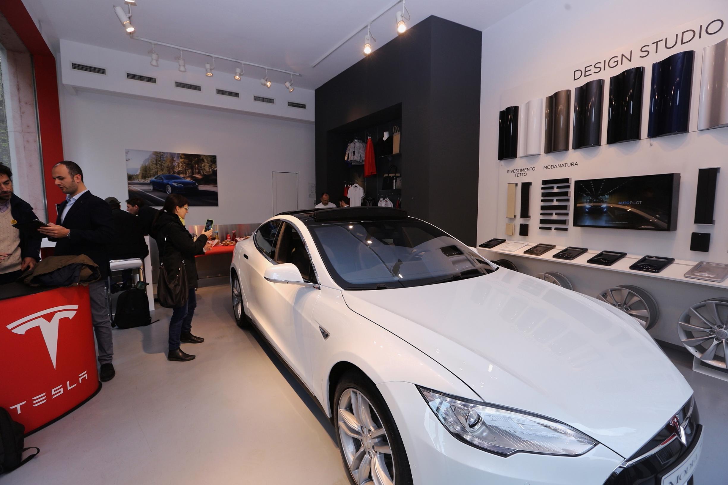 Uusi hypetys Teslalta - ”No jos sillä hinnalla auton saisi”