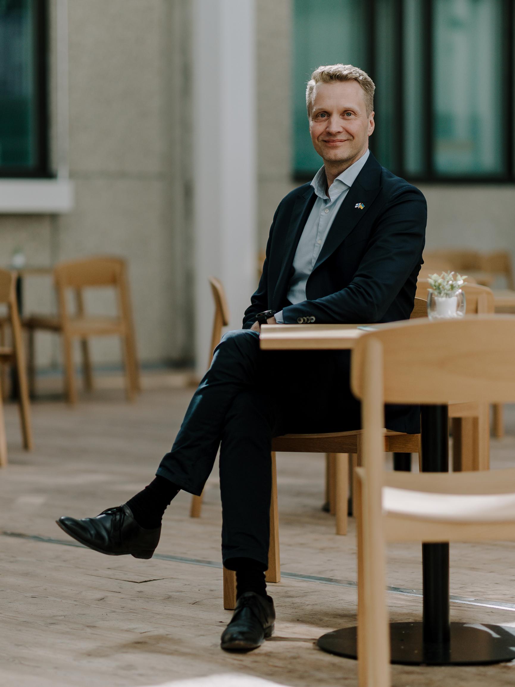 Vaaleissa romahtanut Liike Nyt ylsi hurjaan tulokseen uudessa ”pääkaupungissaan” – Voiton takaa löytyy mies, jolla on poikkeuksellinen taito