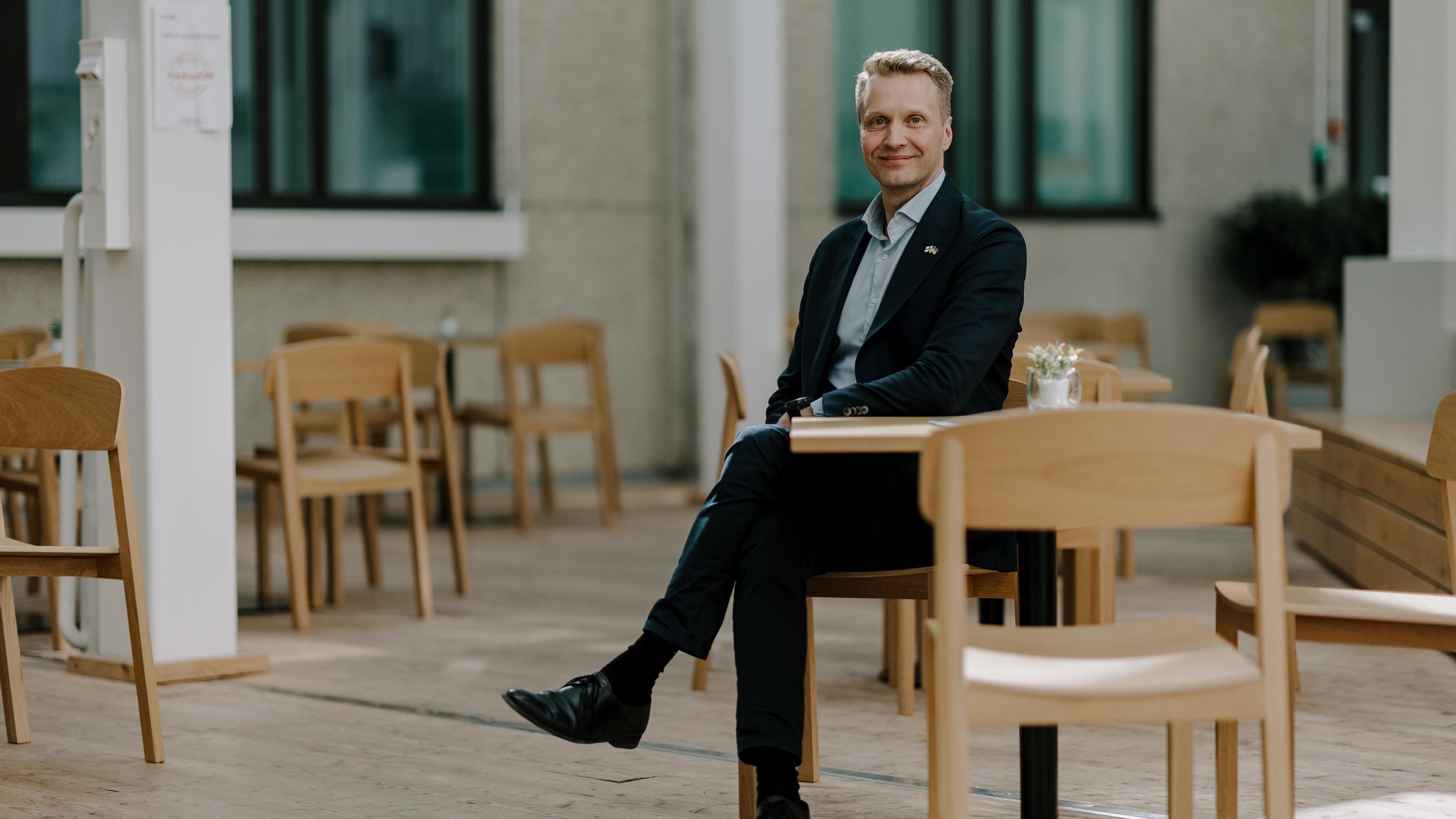 Vaaleissa romahtanut Liike Nyt ylsi hurjaan tulokseen uudessa ”pääkaupungissaan” – Voiton takaa löytyy mies, jolla on poikkeuksellinen taito