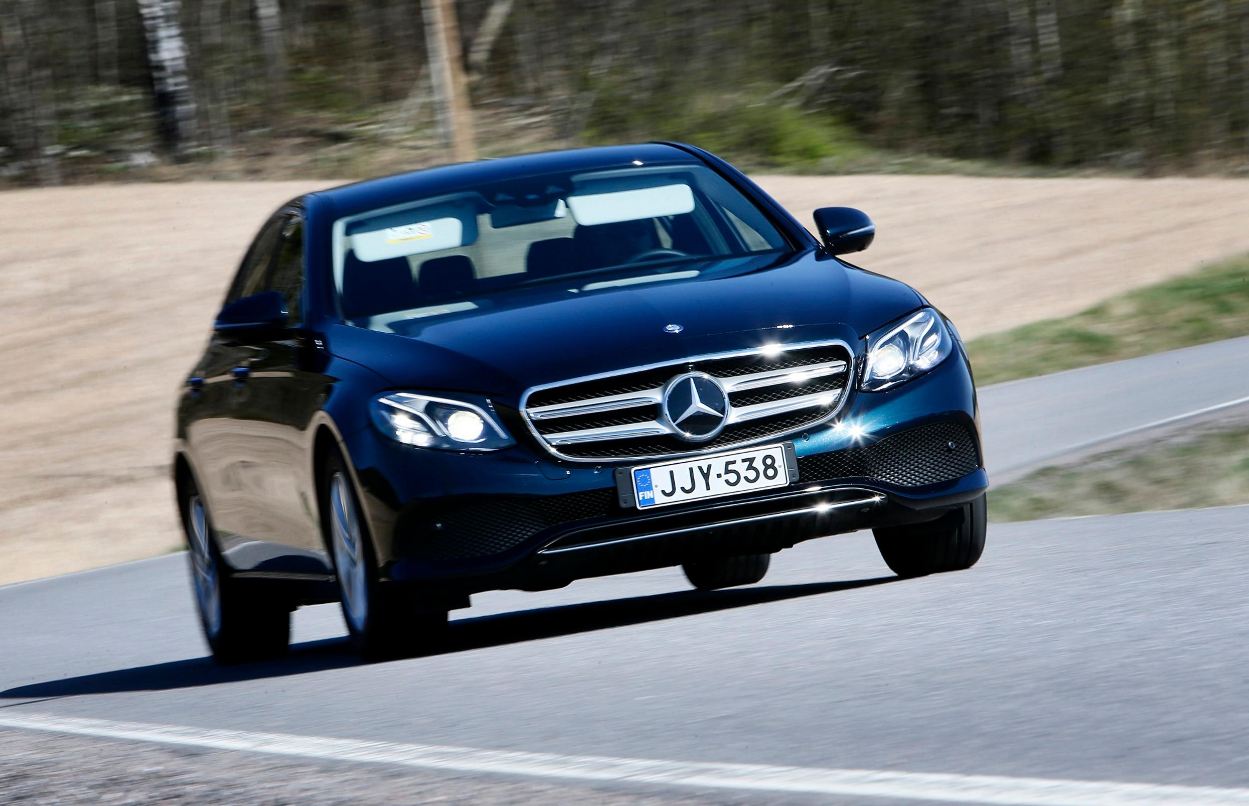 Koeao: Mercedes-Benz E220d on Mersun uusi ylpeydenaihe – ”Aika makee paketti"