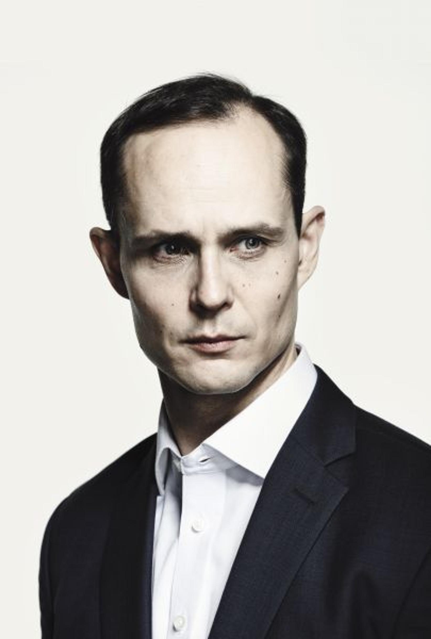 Herkkiä asioita: Tuomas Nyholm on dekkareita kirjoittava jääkiekkotoimittaja