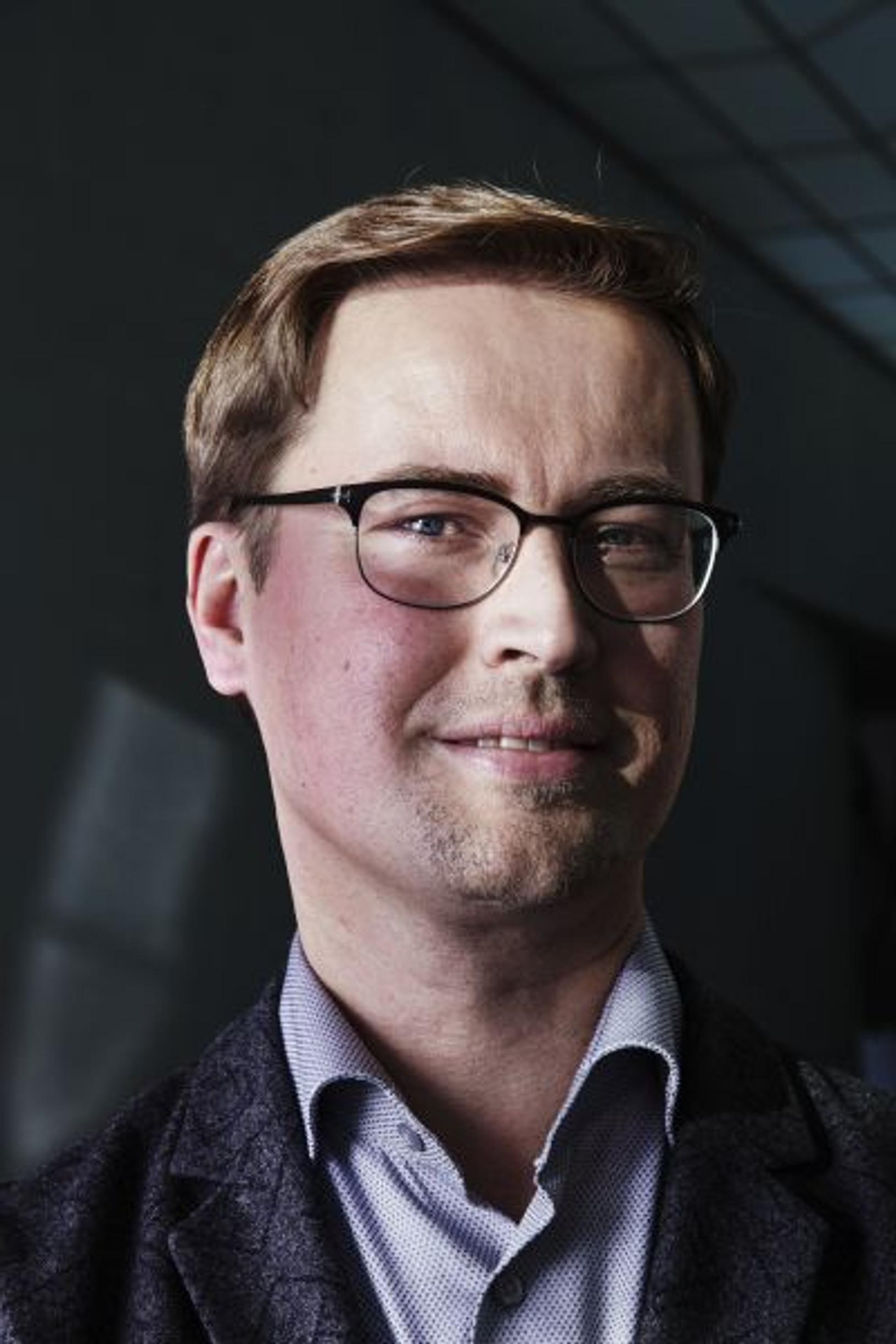 Valtaistuimella. Kiasmaa johtava Leevi Haapala haluaa museoon nuorempia tekijöitä