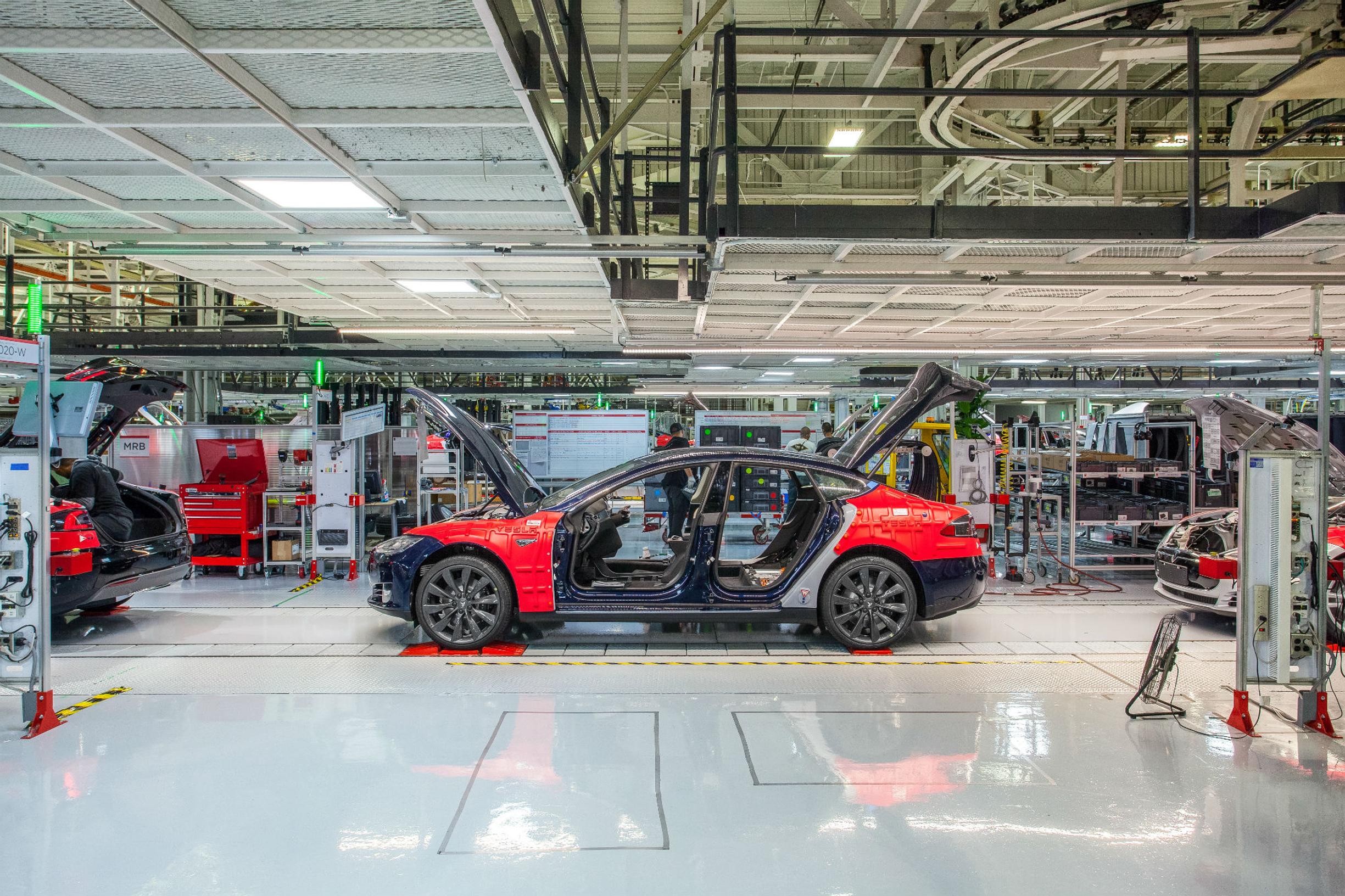 Tesla teki taas miljoonaluokan tappiot – sijoittajien usko koetuksella