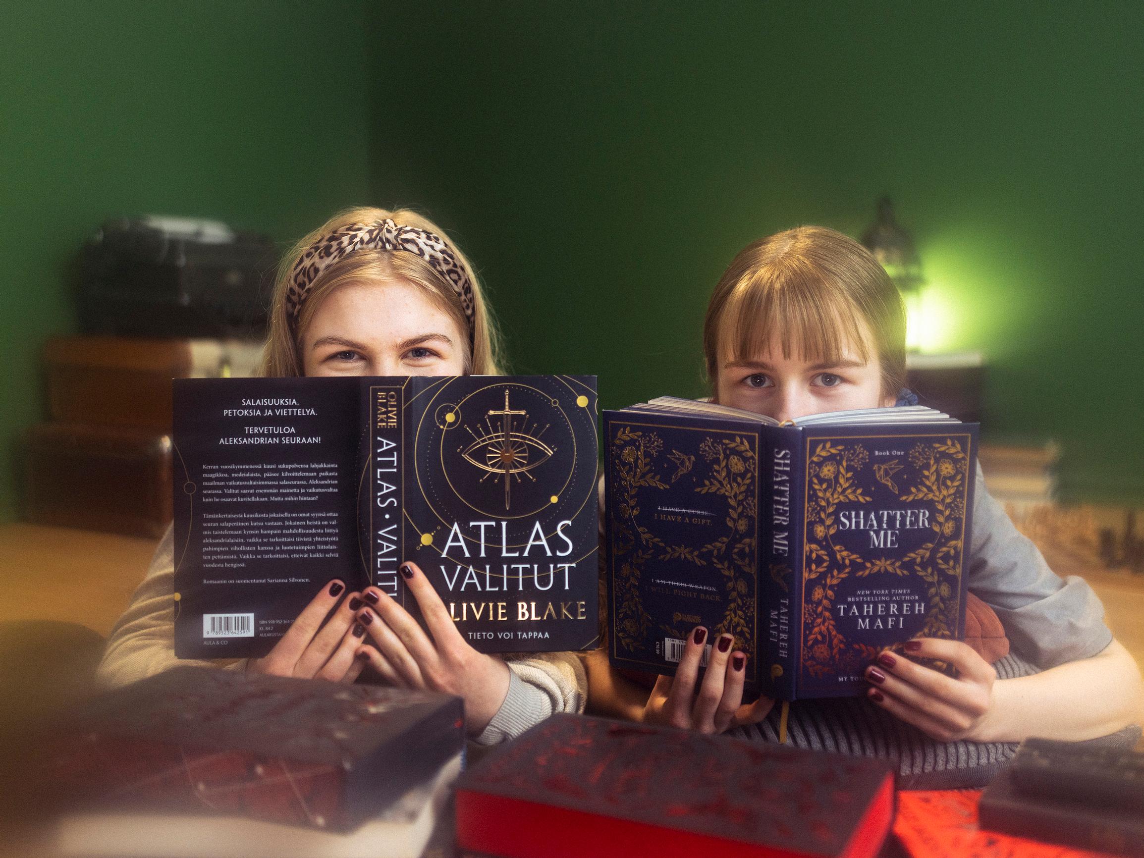 Kirjasiskot-podcastissa Salainen perijätär: ”Kuvittele, että perit 46 miljardia dollaria, etkä tiedä miksi”