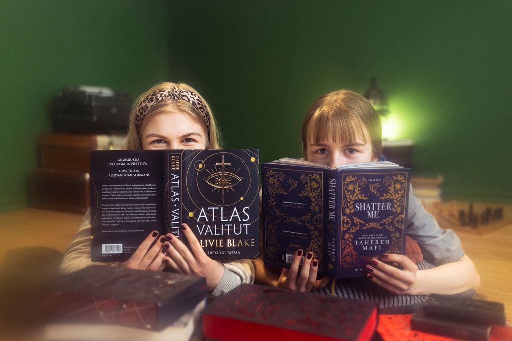 Kirjasiskot-podcastissa Salainen perijätär: ”Kuvittele, että perit 46 miljardia dollaria, etkä tiedä miksi”