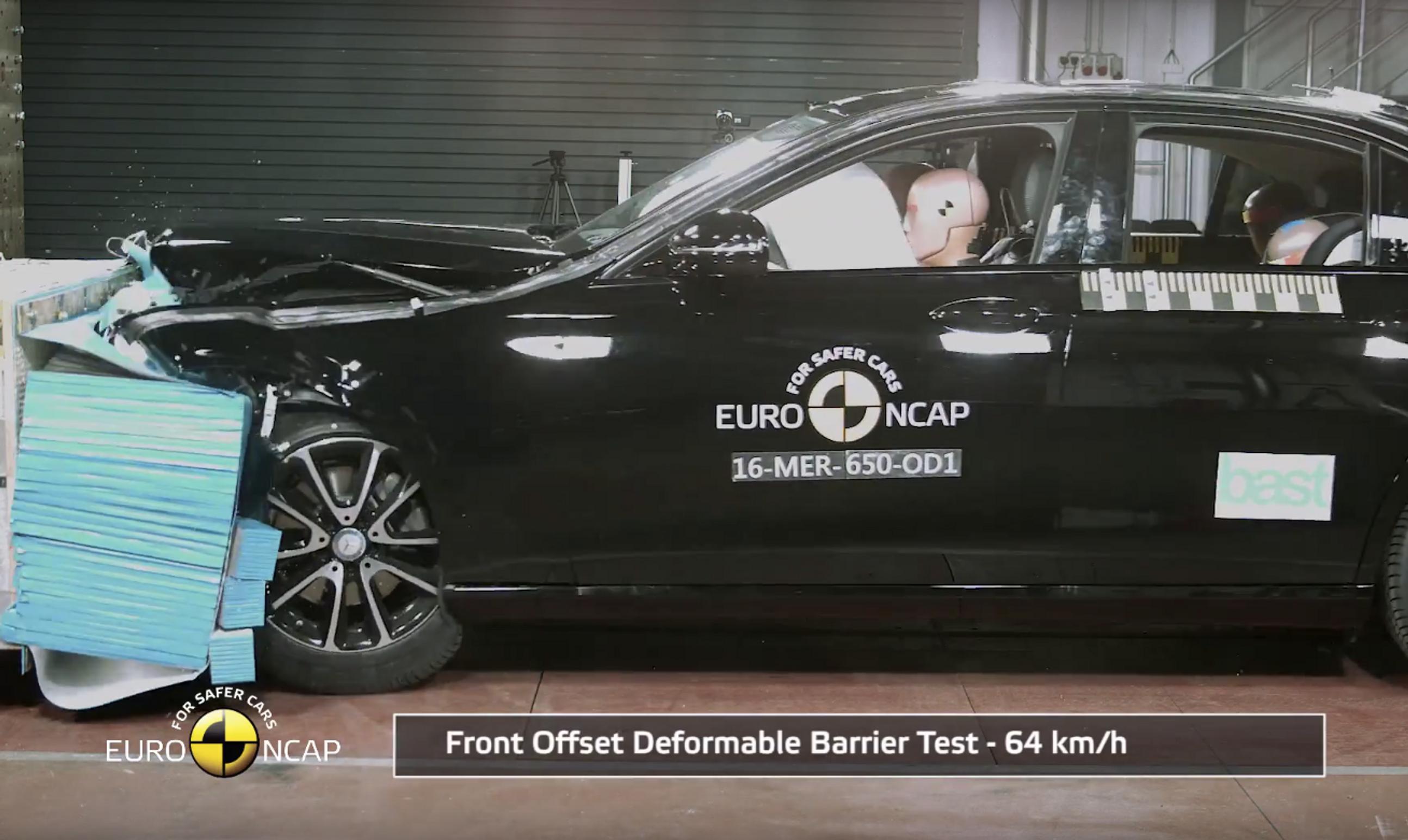 EuroNCAP-törmäystesteissä tähtisadetta – E-sarja loisti pisteillään
