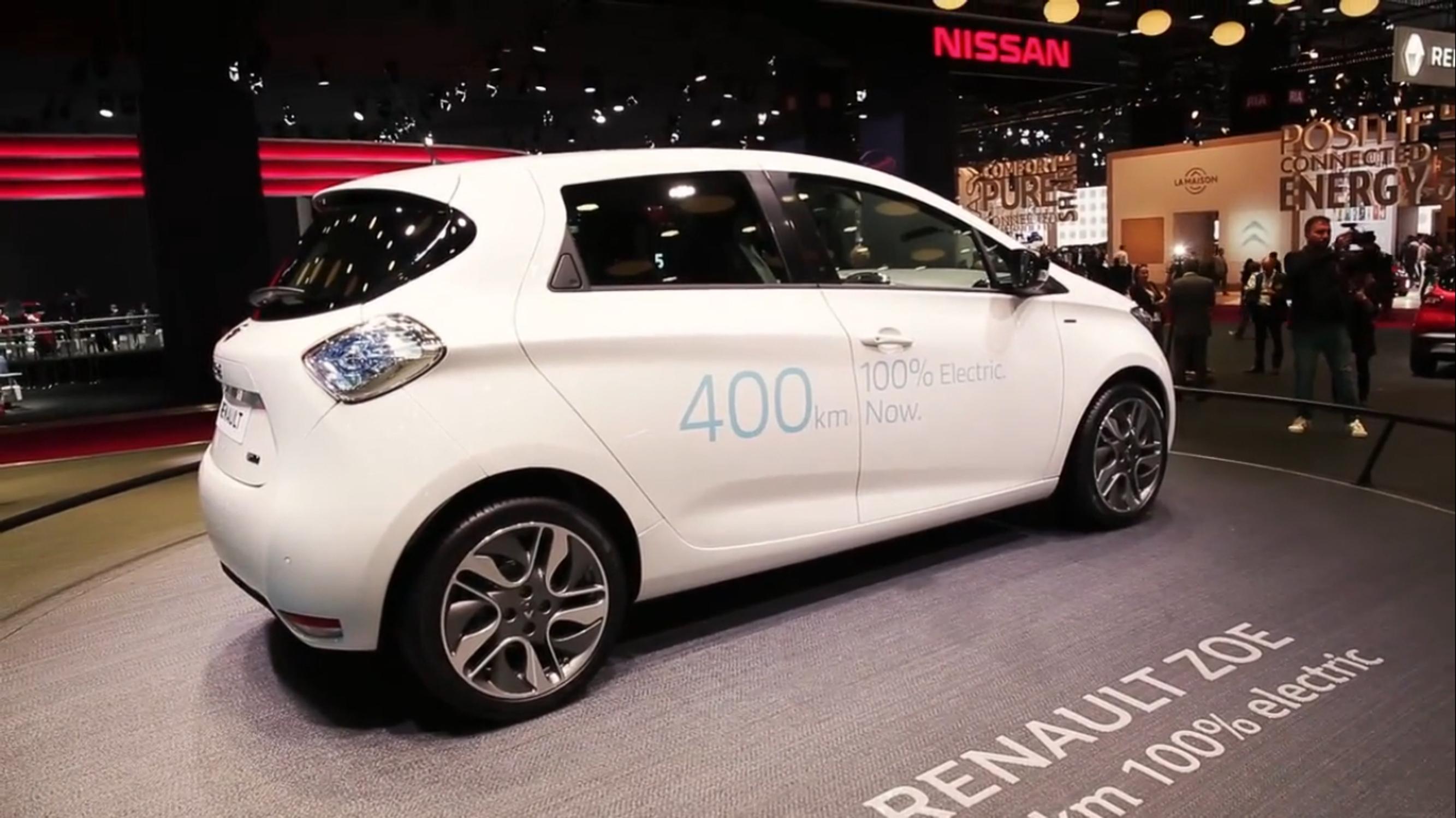 Pariisi 2016 LIVE: Hurja mielenkiinto Renaultin ZOE-mallissa - ”Nyt sähköautot kumpuavat myös Suomeen”